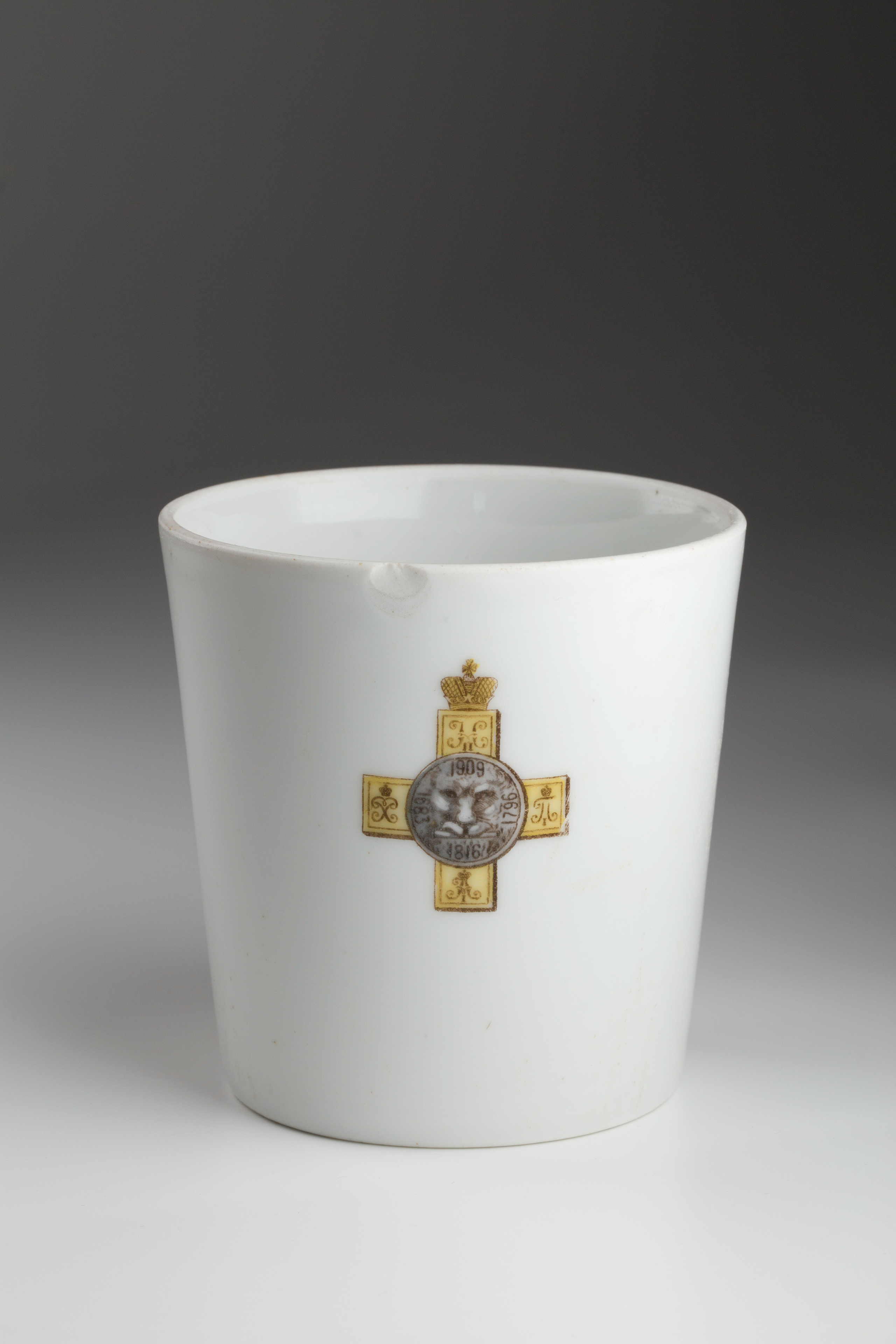 Предметная съёмка: полковые стопы. Бизнес-портрет | Хедшот-фотограф | Студия делового портрета в Москве