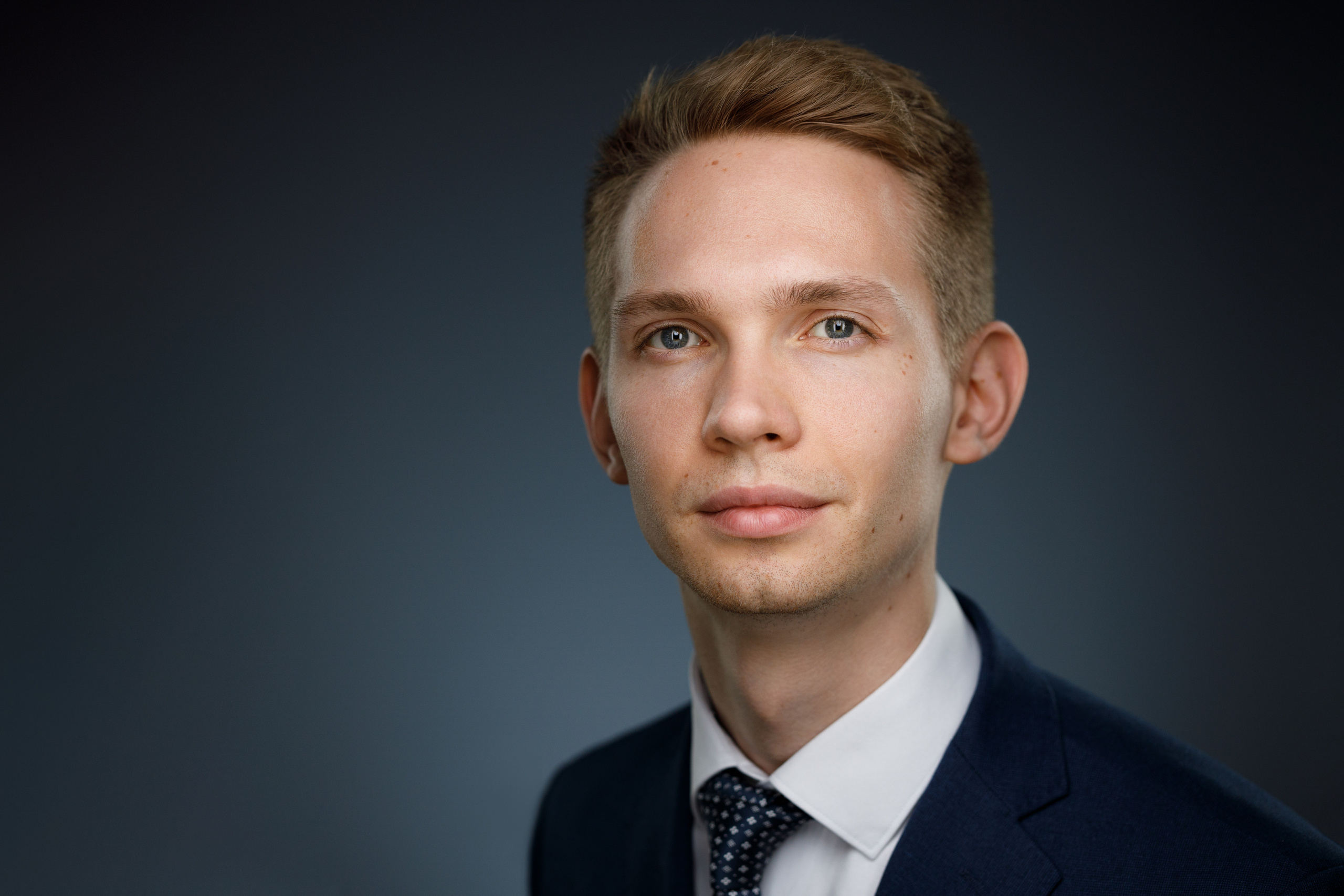 Деловые портреты компании. Бизнес-портрет | Хедшот-фотограф | Студия делового портрета в Москве