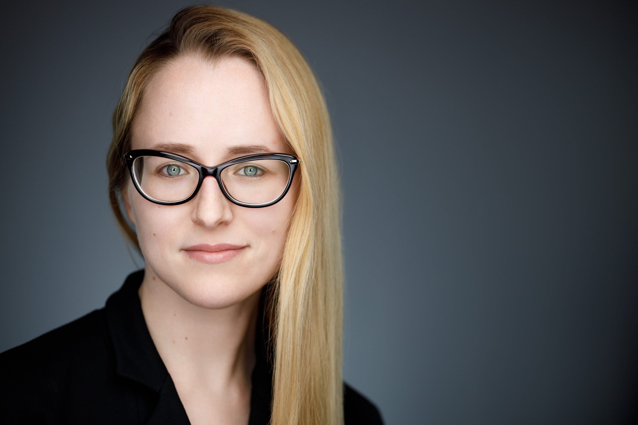 Деловые портреты компании. Бизнес-портрет | Хедшот-фотограф | Студия делового портрета в Москве