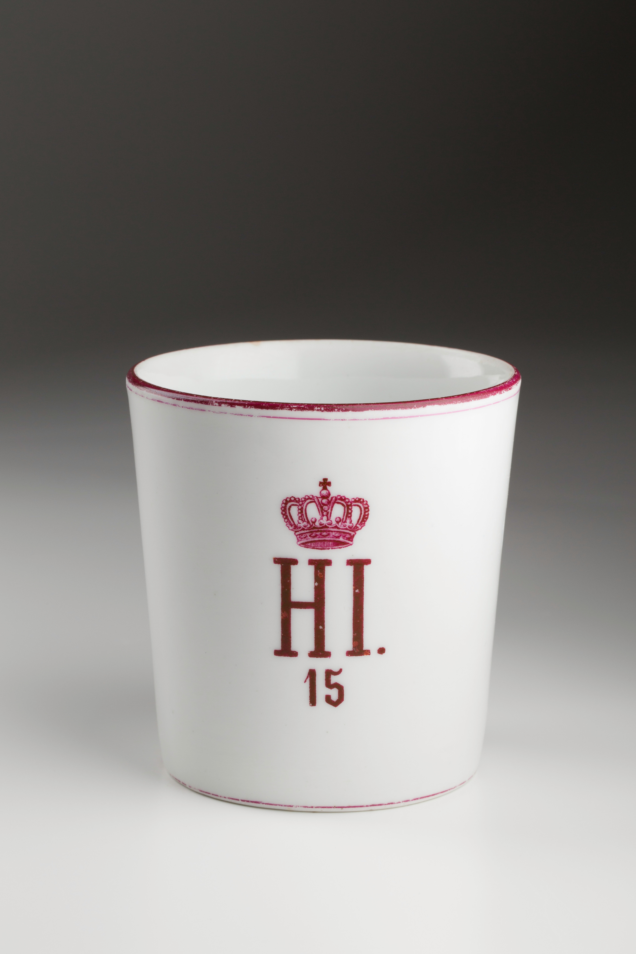 Предметная съёмка: полковые стопы. Бизнес-портрет | Хедшот-фотограф | Студия делового портрета в Москве