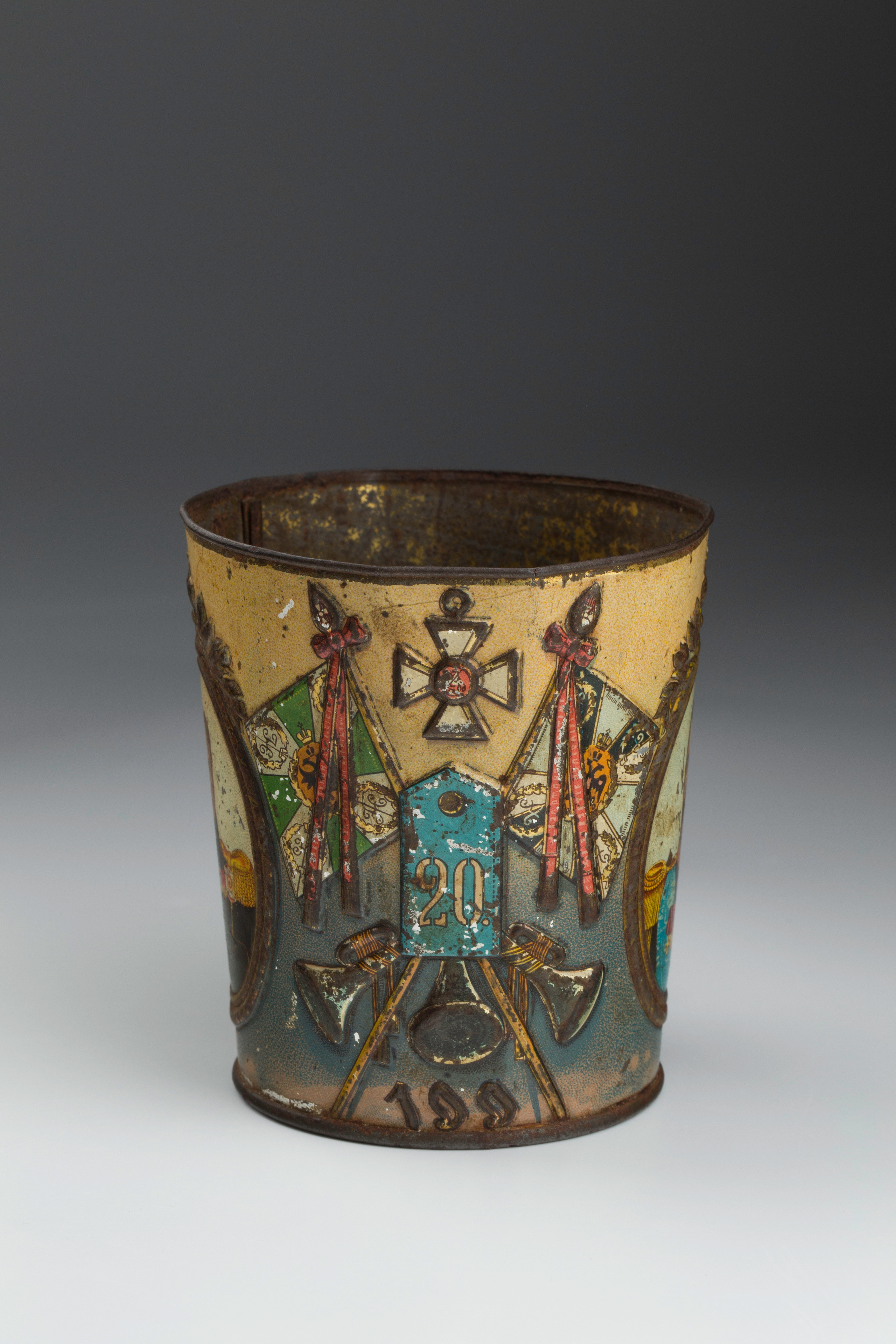 Предметная съёмка: полковые стопы. Бизнес-портрет | Хедшот-фотограф | Студия делового портрета в Москве