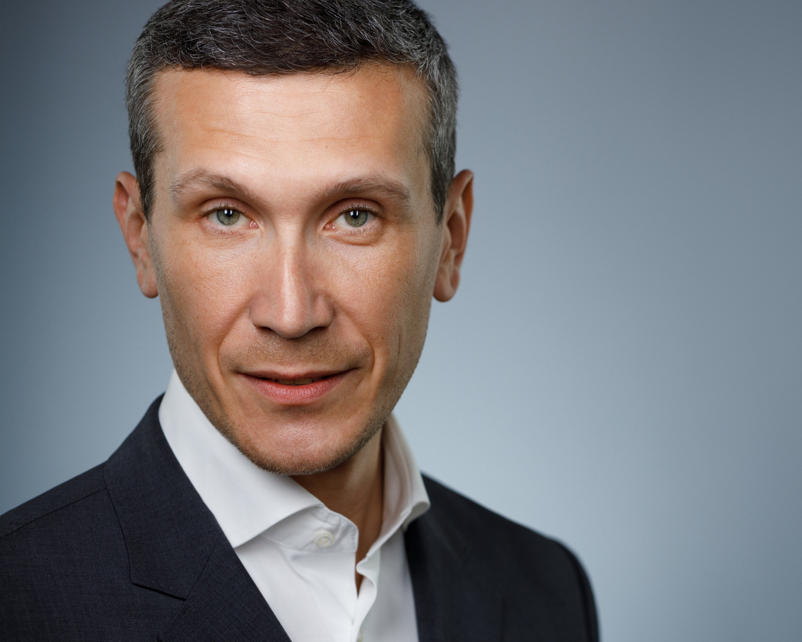 Деловые портреты компании. Бизнес-портрет | Хедшот-фотограф | Студия делового портрета в Москве