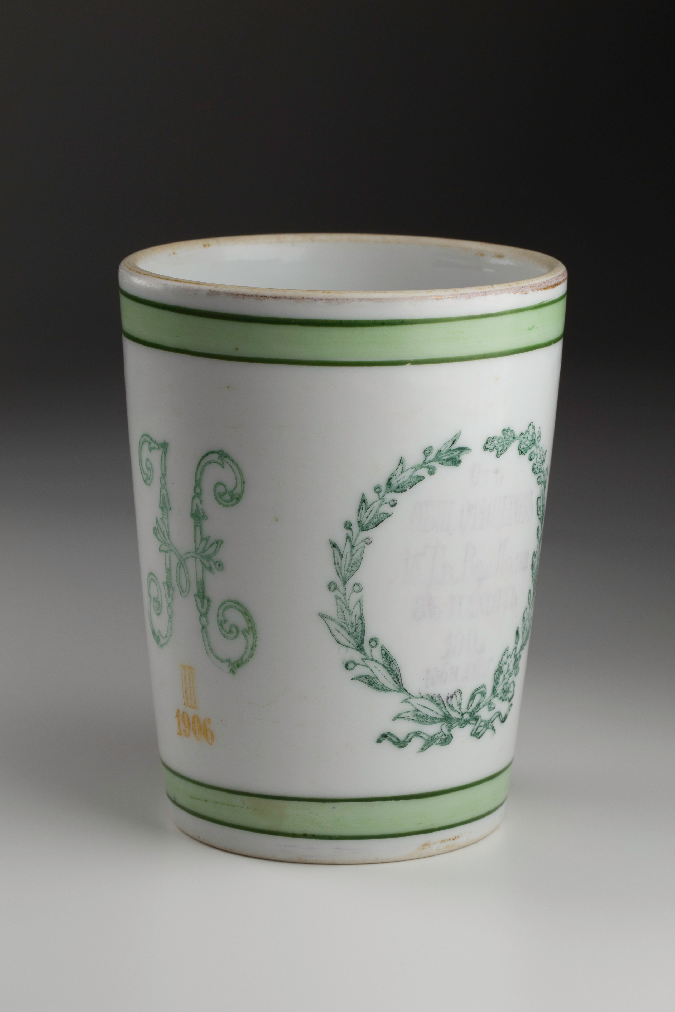 Предметная съёмка: полковые стопы. Бизнес-портрет | Хедшот-фотограф | Студия делового портрета в Москве