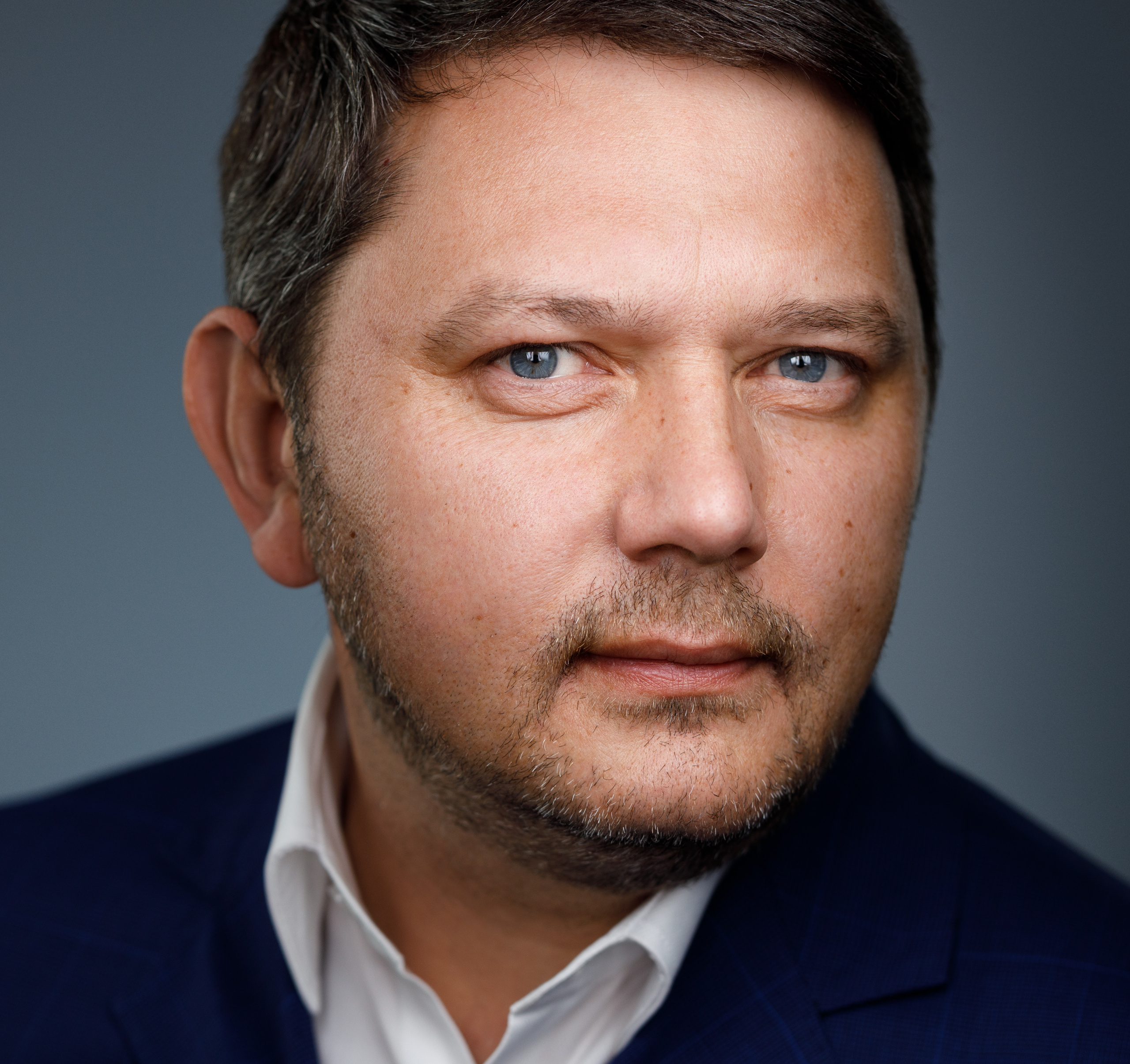 Деловые портреты компании. Бизнес-портрет | Хедшот-фотограф | Студия делового портрета в Москве