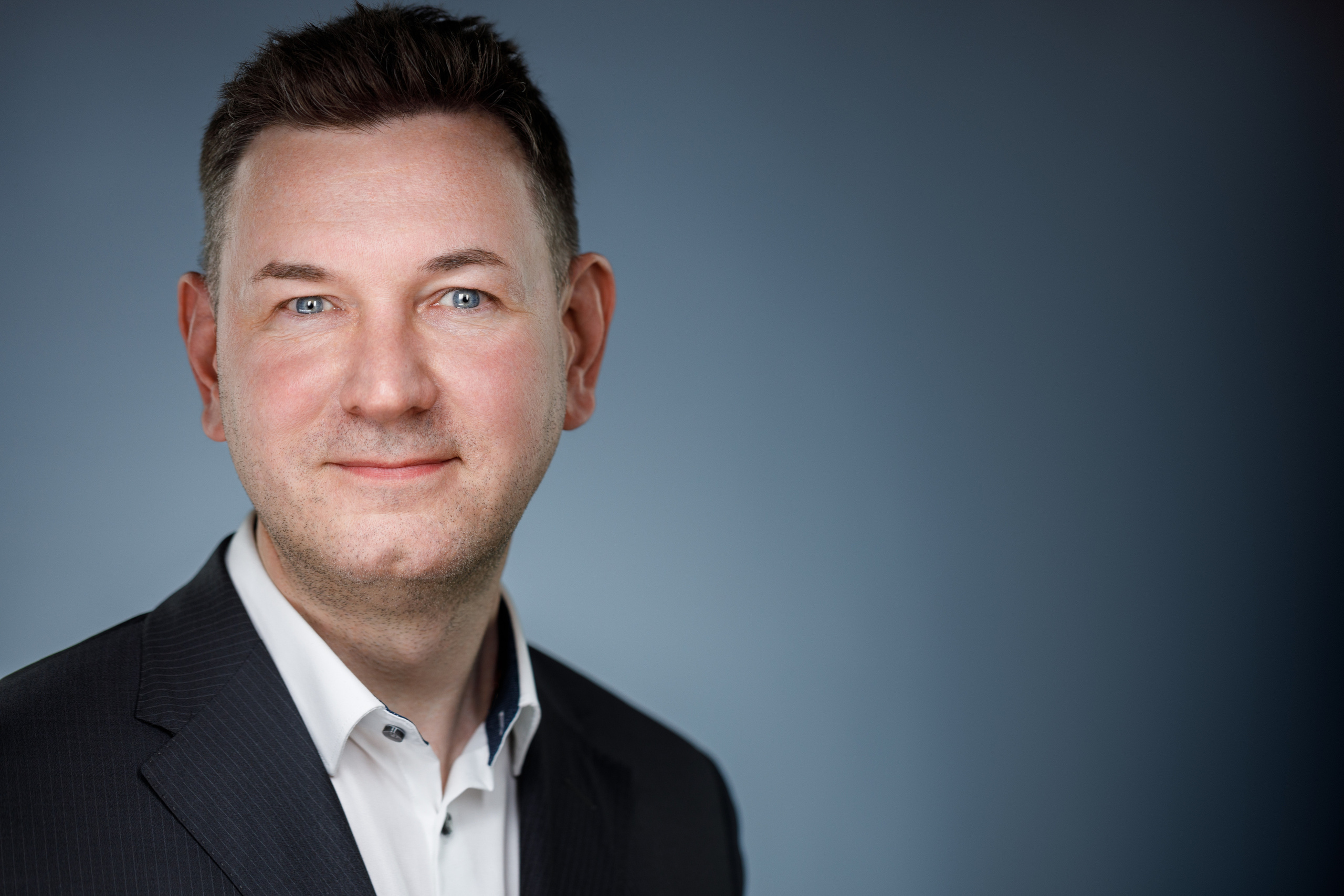 Деловые портреты компании. Бизнес-портрет | Хедшот-фотограф | Студия делового портрета в Москве