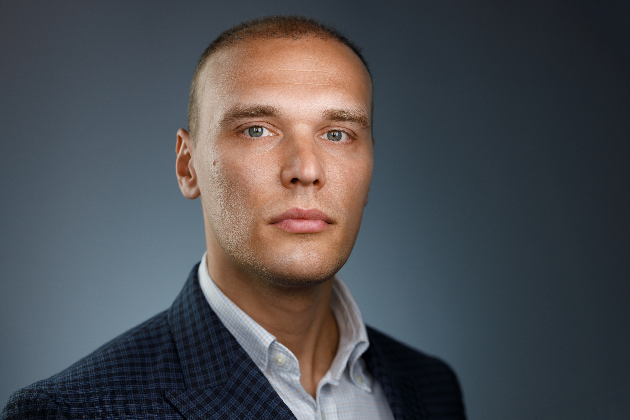 Деловые портреты компании. Бизнес-портрет | Хедшот-фотограф | Студия делового портрета в Москве