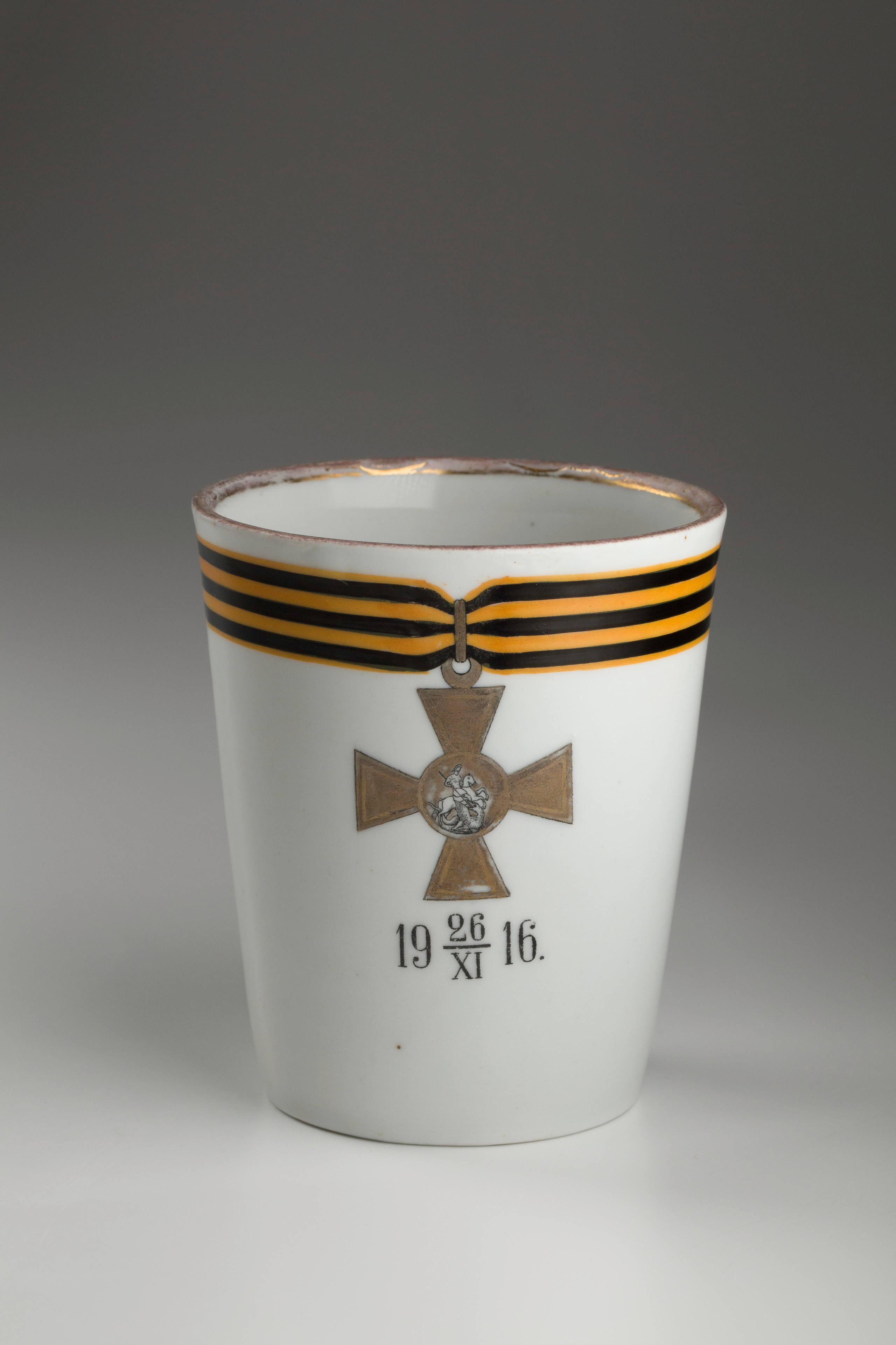 Предметная съёмка: полковые стопы. Бизнес-портрет | Хедшот-фотограф | Студия делового портрета в Москве