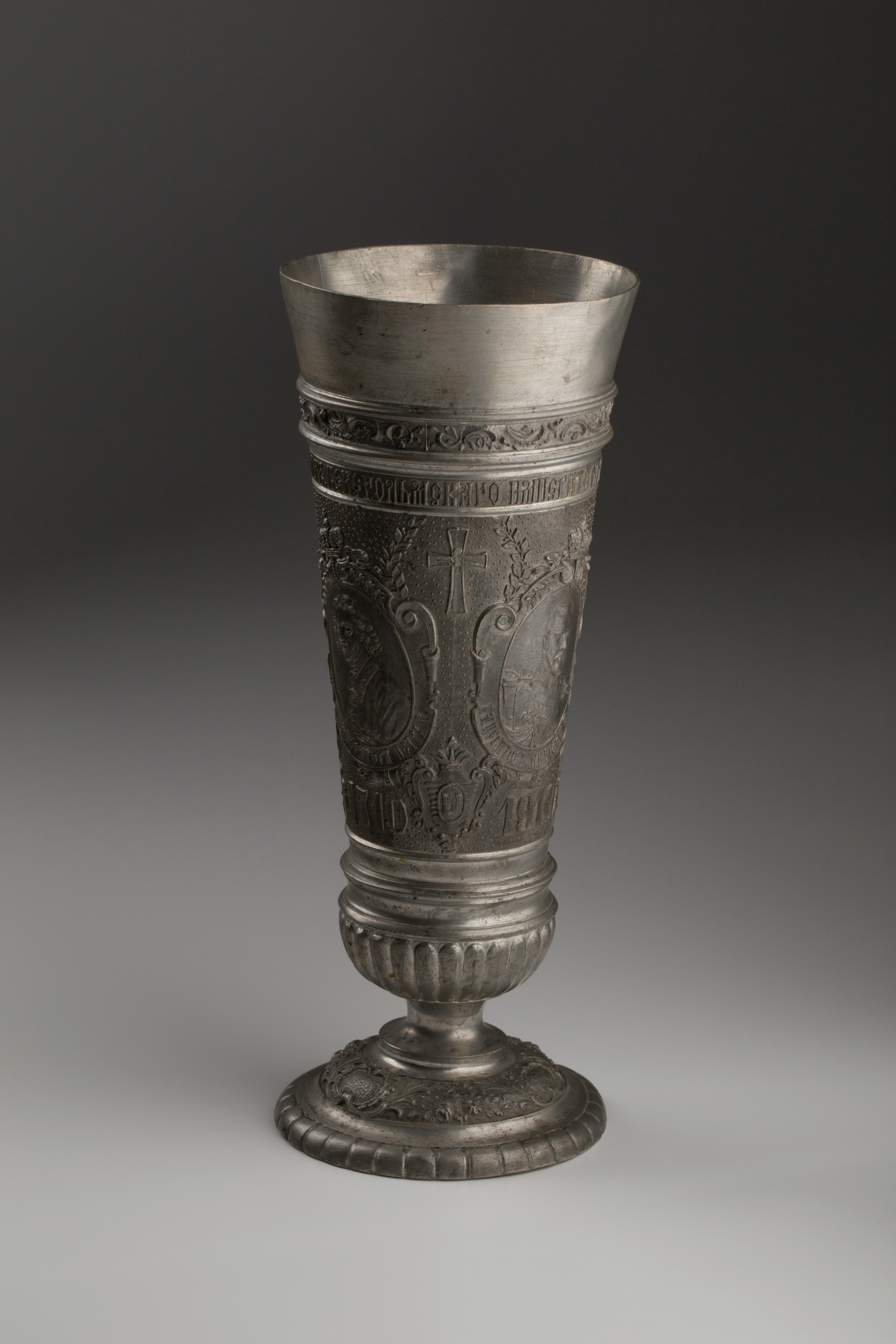 Предметная съёмка: полковые стопы. Бизнес-портрет | Хедшот-фотограф | Студия делового портрета в Москве