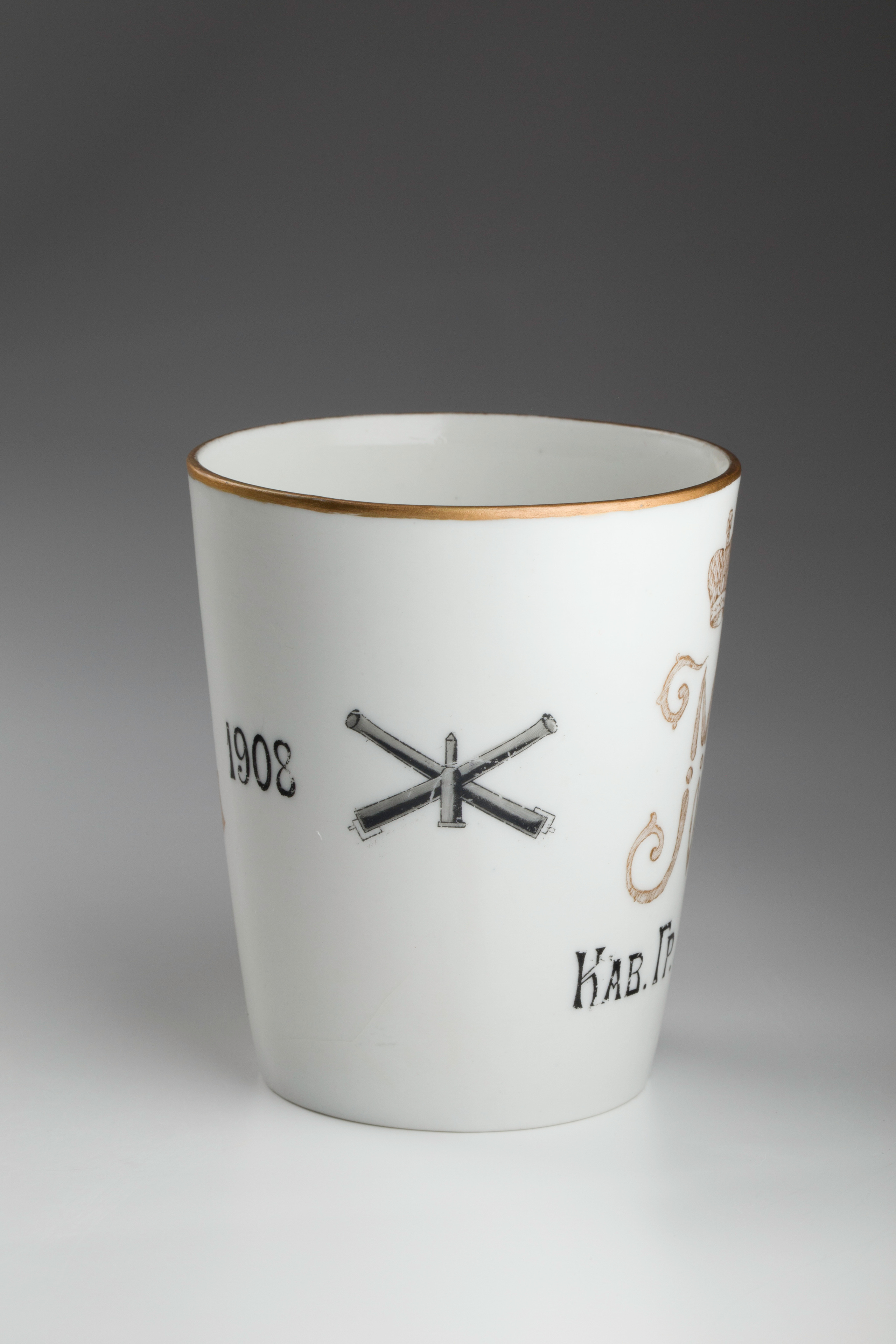 Предметная съёмка: полковые стопы. Бизнес-портрет | Хедшот-фотограф | Студия делового портрета в Москве