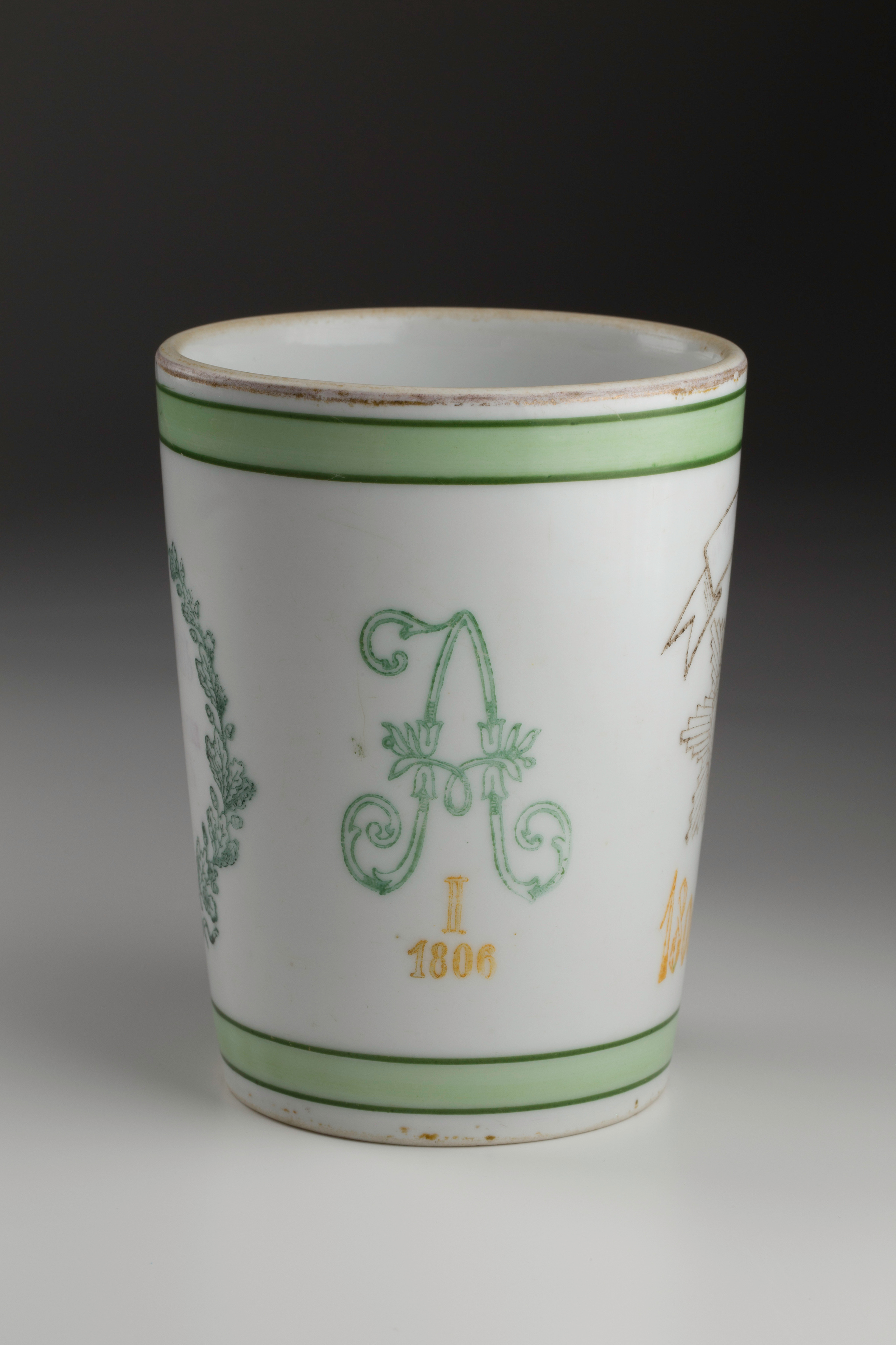 Предметная съёмка: полковые стопы. Бизнес-портрет | Хедшот-фотограф | Студия делового портрета в Москве