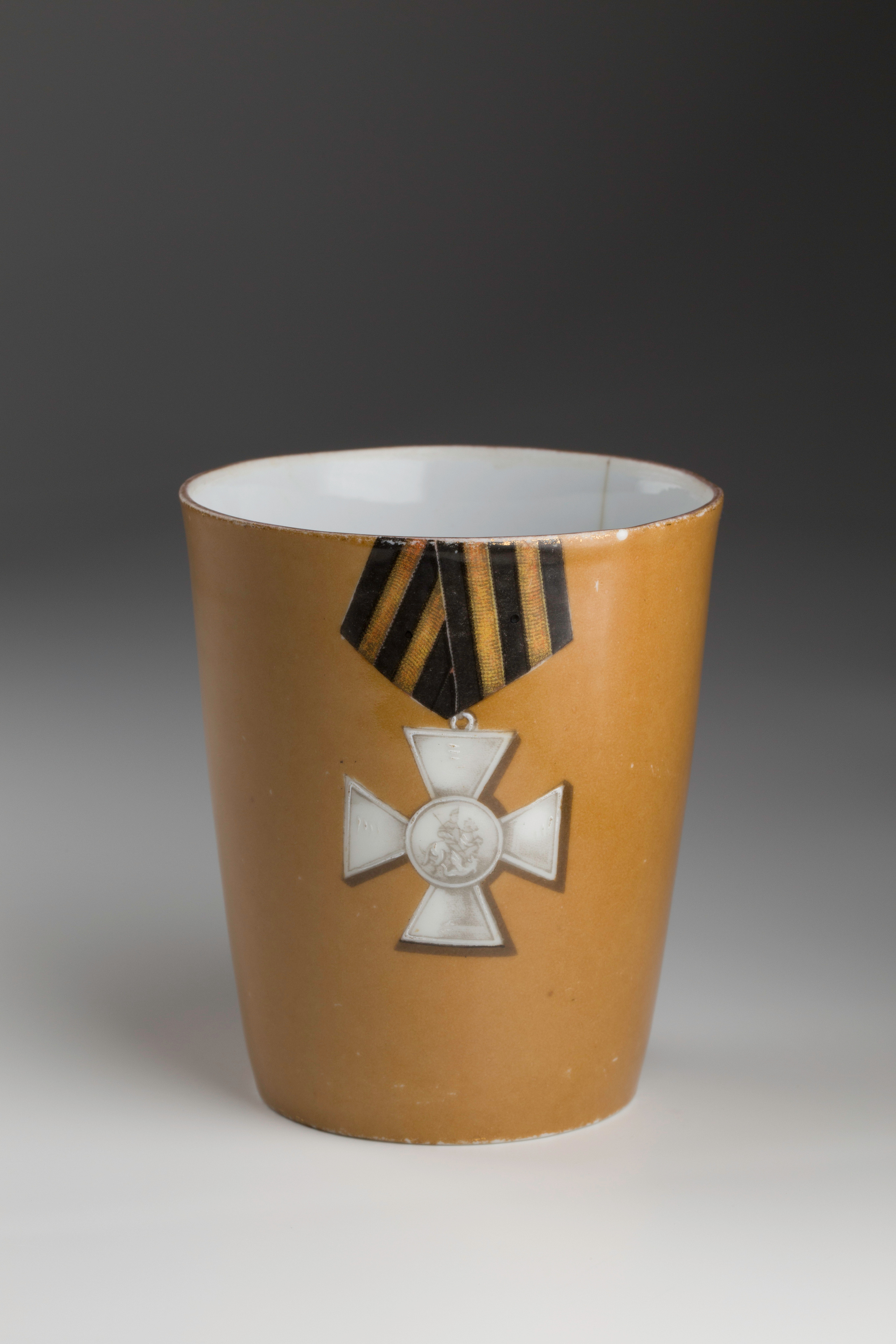 Предметная съёмка: полковые стопы. Бизнес-портрет | Хедшот-фотограф | Студия делового портрета в Москве