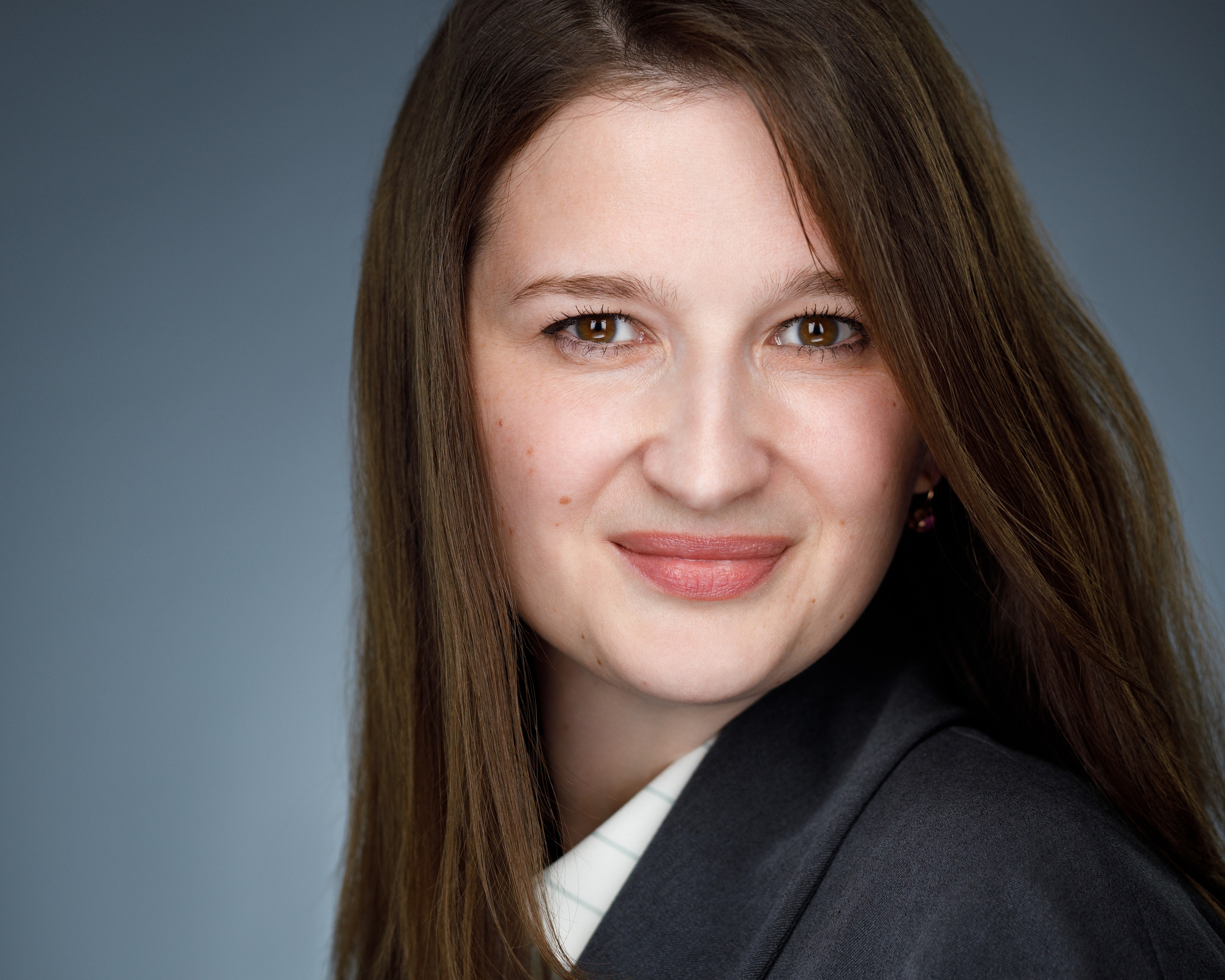 Деловые портреты компании. Бизнес-портрет | Хедшот-фотограф | Студия делового портрета в Москве