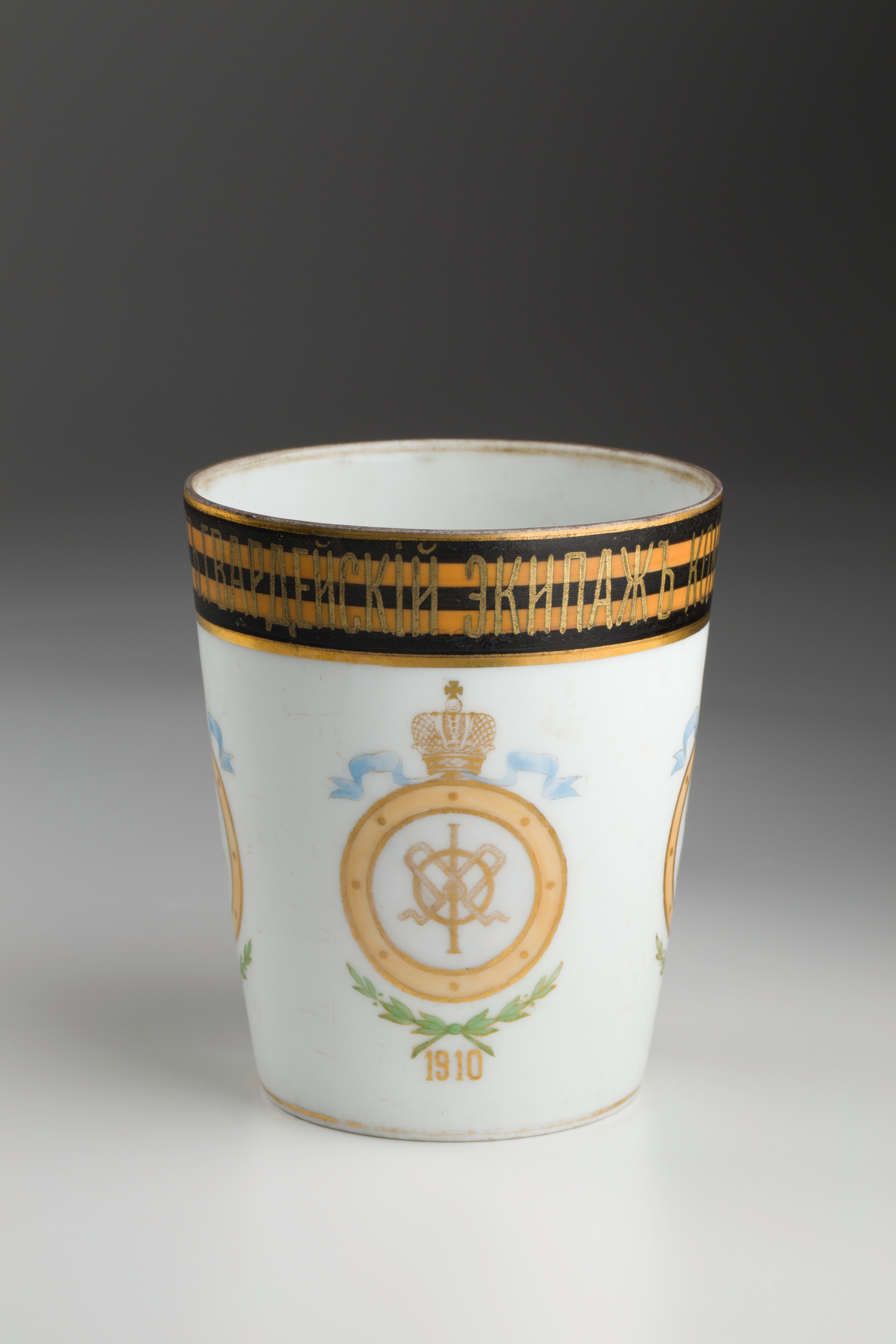 Предметная съёмка: полковые стопы. Бизнес-портрет | Хедшот-фотограф | Студия делового портрета в Москве