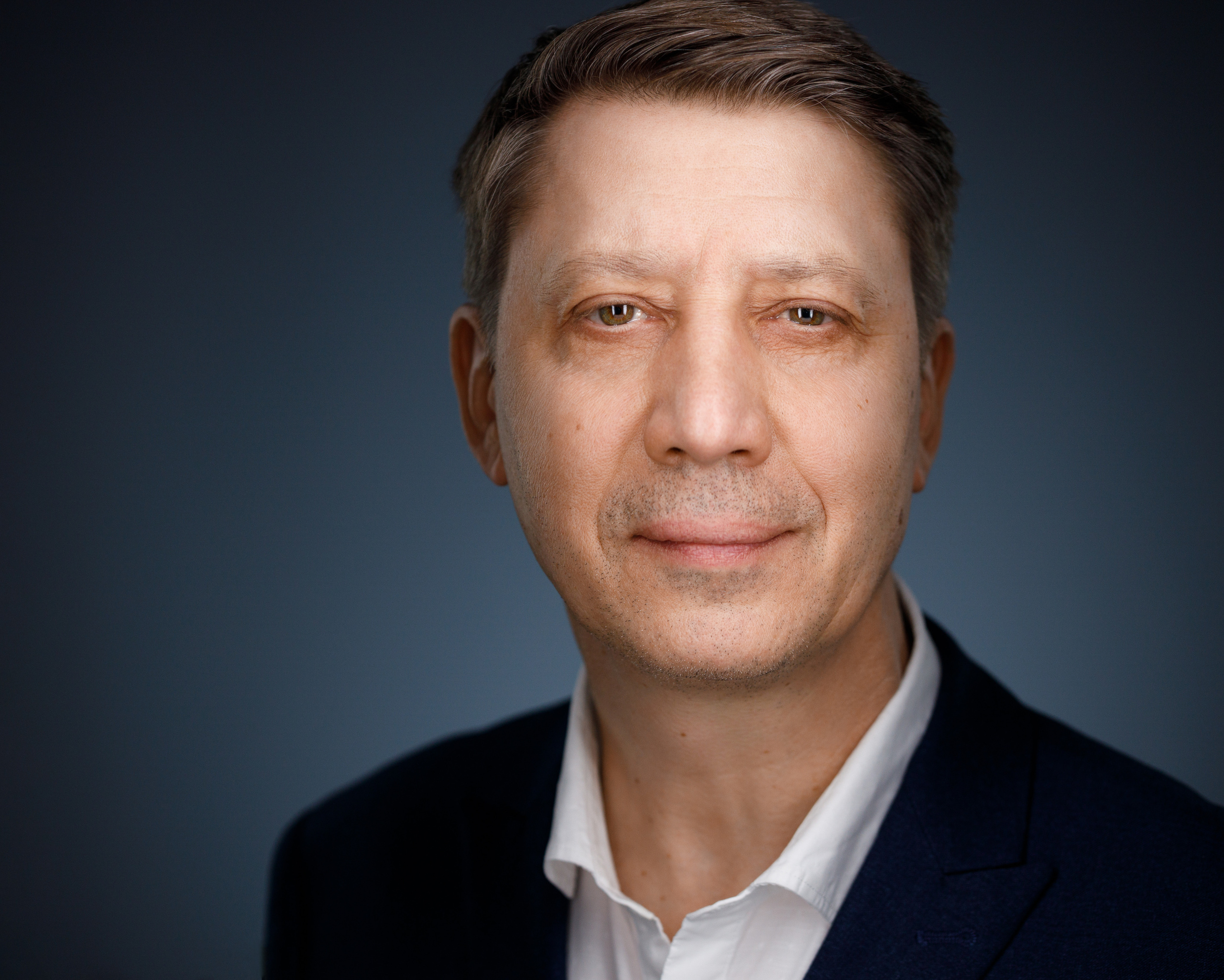 Деловые портреты компании. Бизнес-портрет | Хедшот-фотограф | Студия делового портрета в Москве