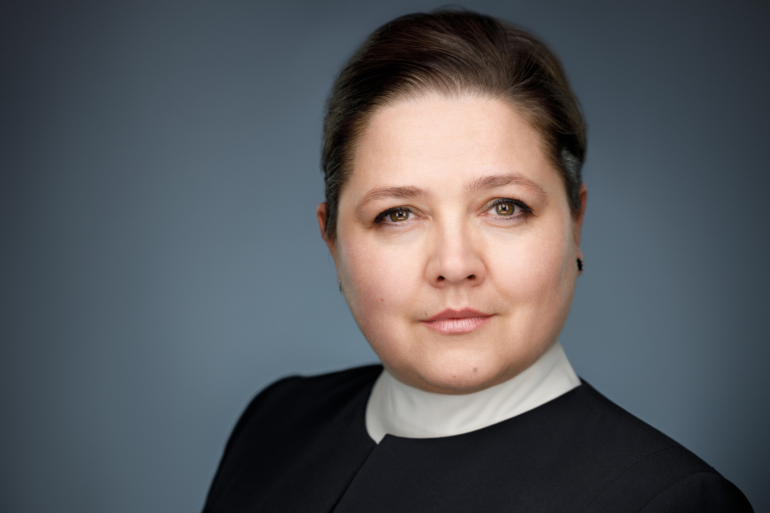 Деловые портреты компании. Бизнес-портрет | Хедшот-фотограф | Студия делового портрета в Москве