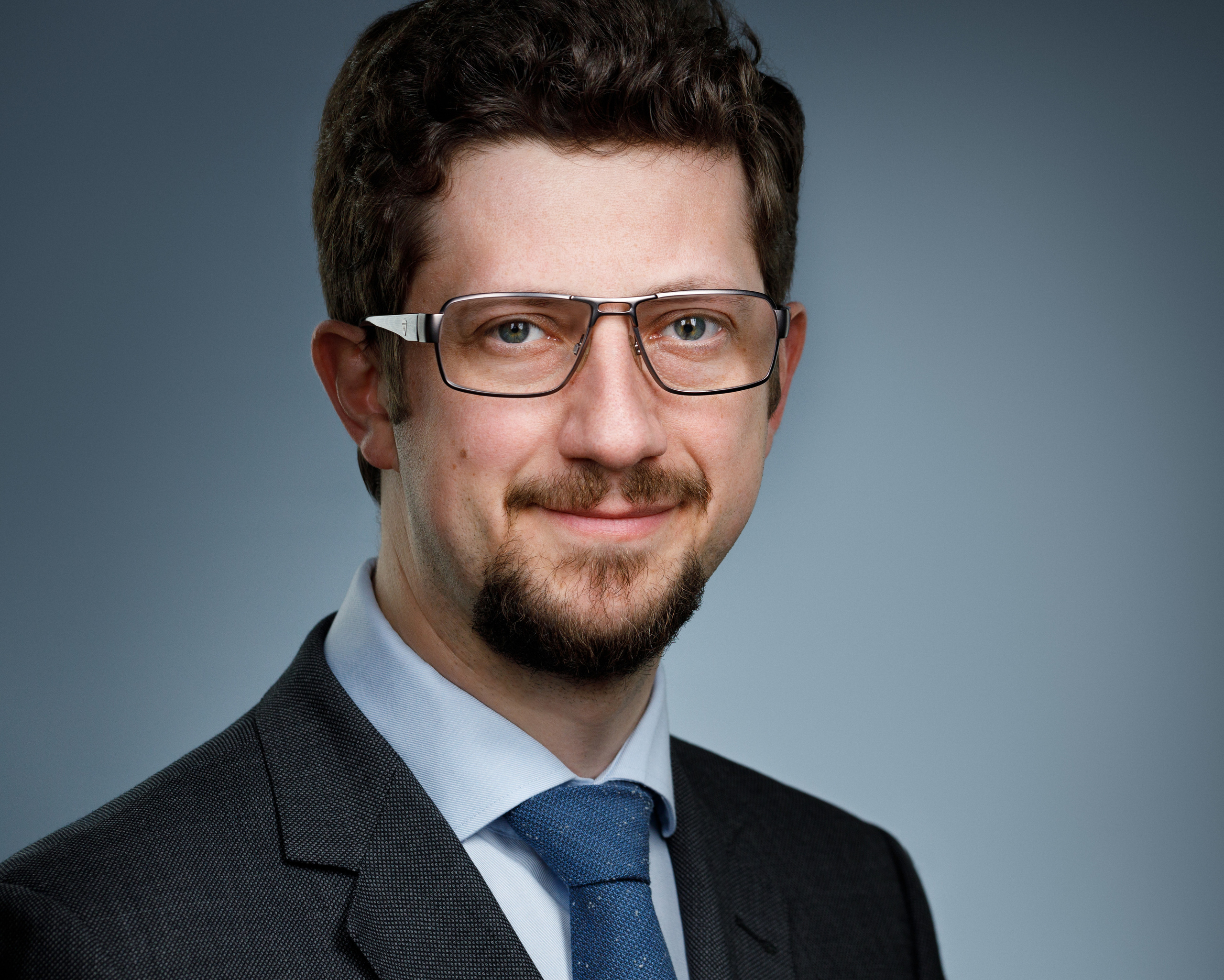 Деловые портреты компании. Бизнес-портрет | Хедшот-фотограф | Студия делового портрета в Москве