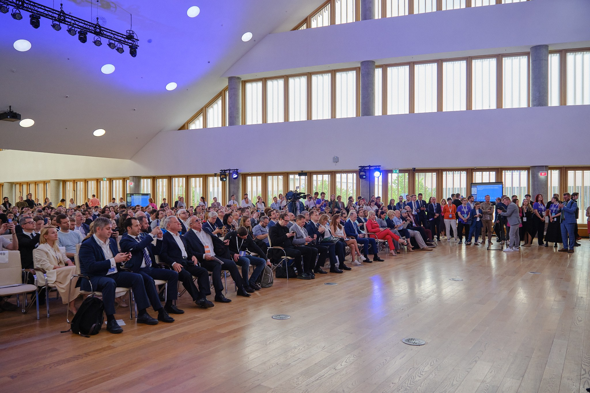 Конференция СКОЛТЕХА «Фронтиры прогресса». Профессиональный фотограф в Москве Павел Жданов