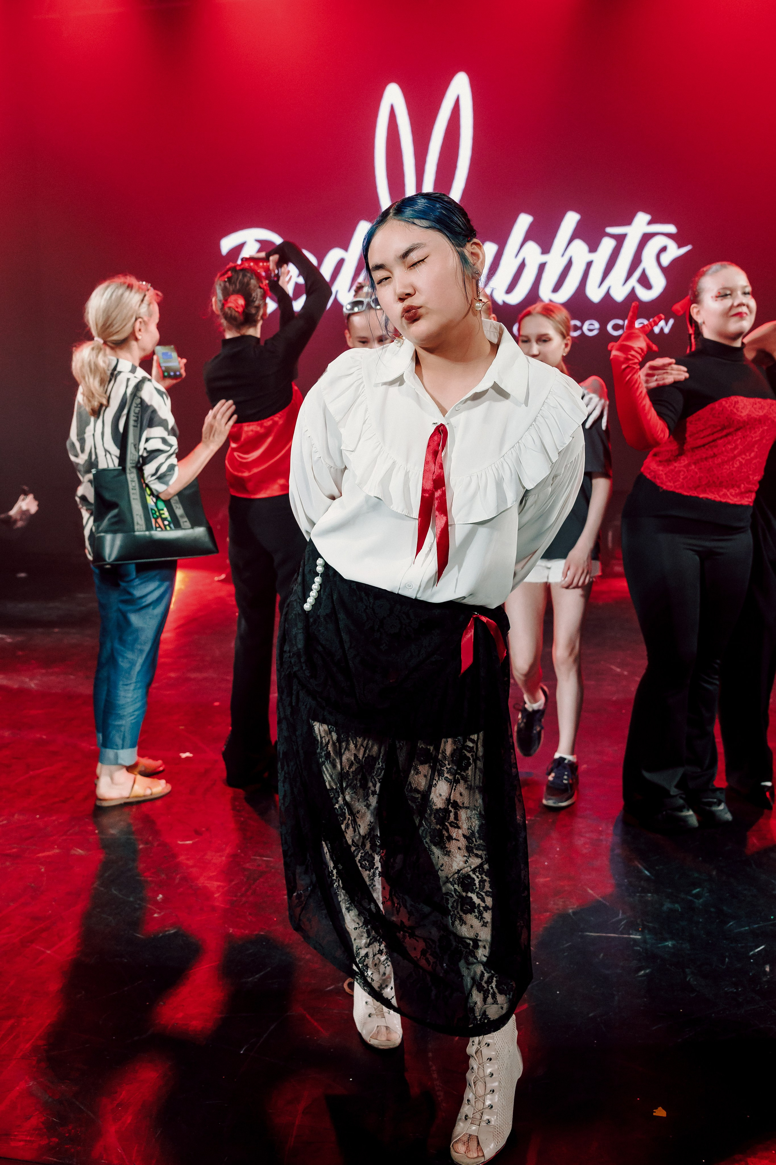 Отчётный концерт танцевальной школы «Red Rabbits» 2025. Лёшка Варзегов — фотограф