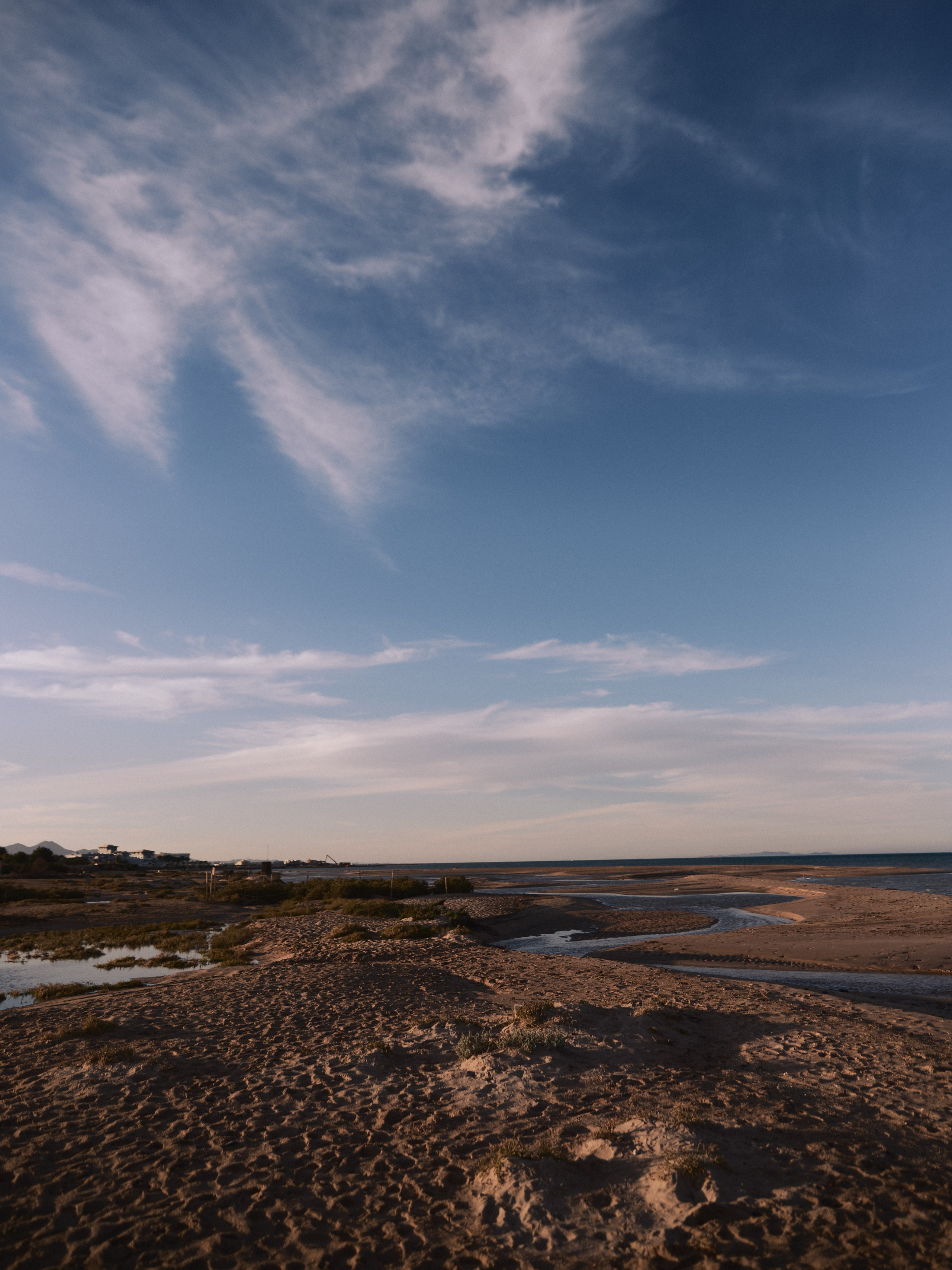 Природа сквозь. Jorgis Talè — photographer, kind person, teacher of arts and other mag