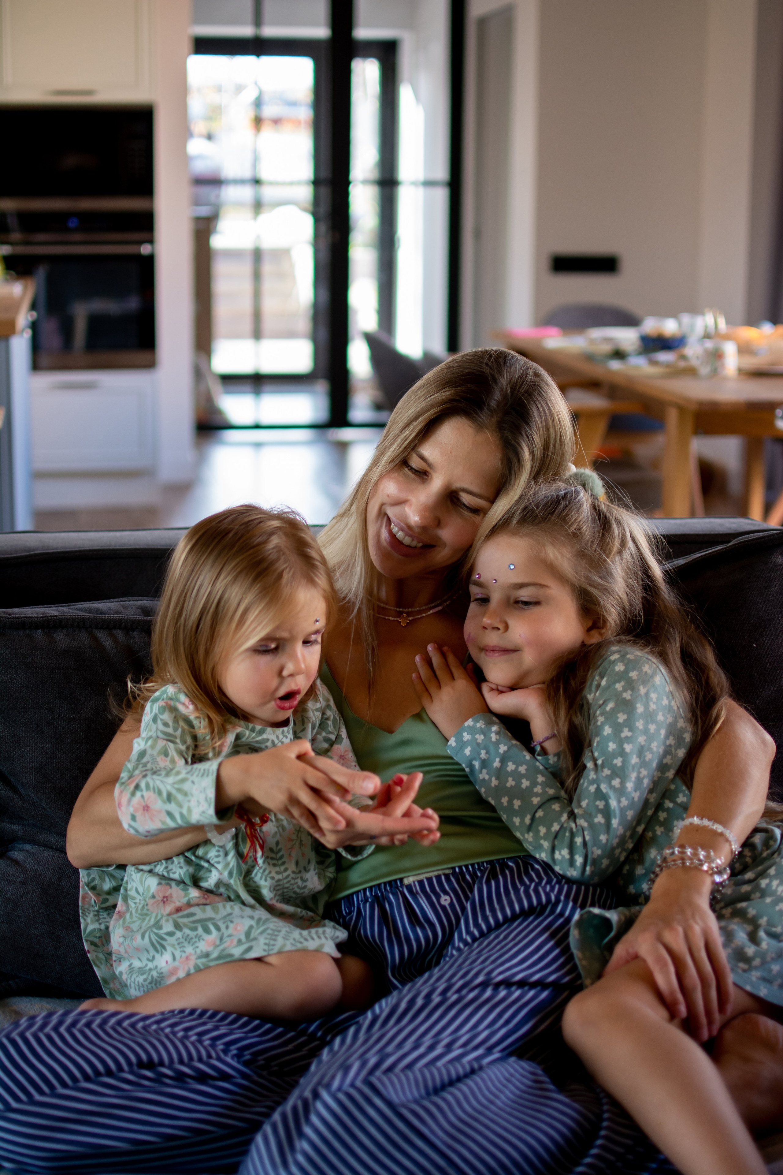 Арина, Виталий, Алёна и Серафима. Фотограф в Новосибирске Валерия Степаненко