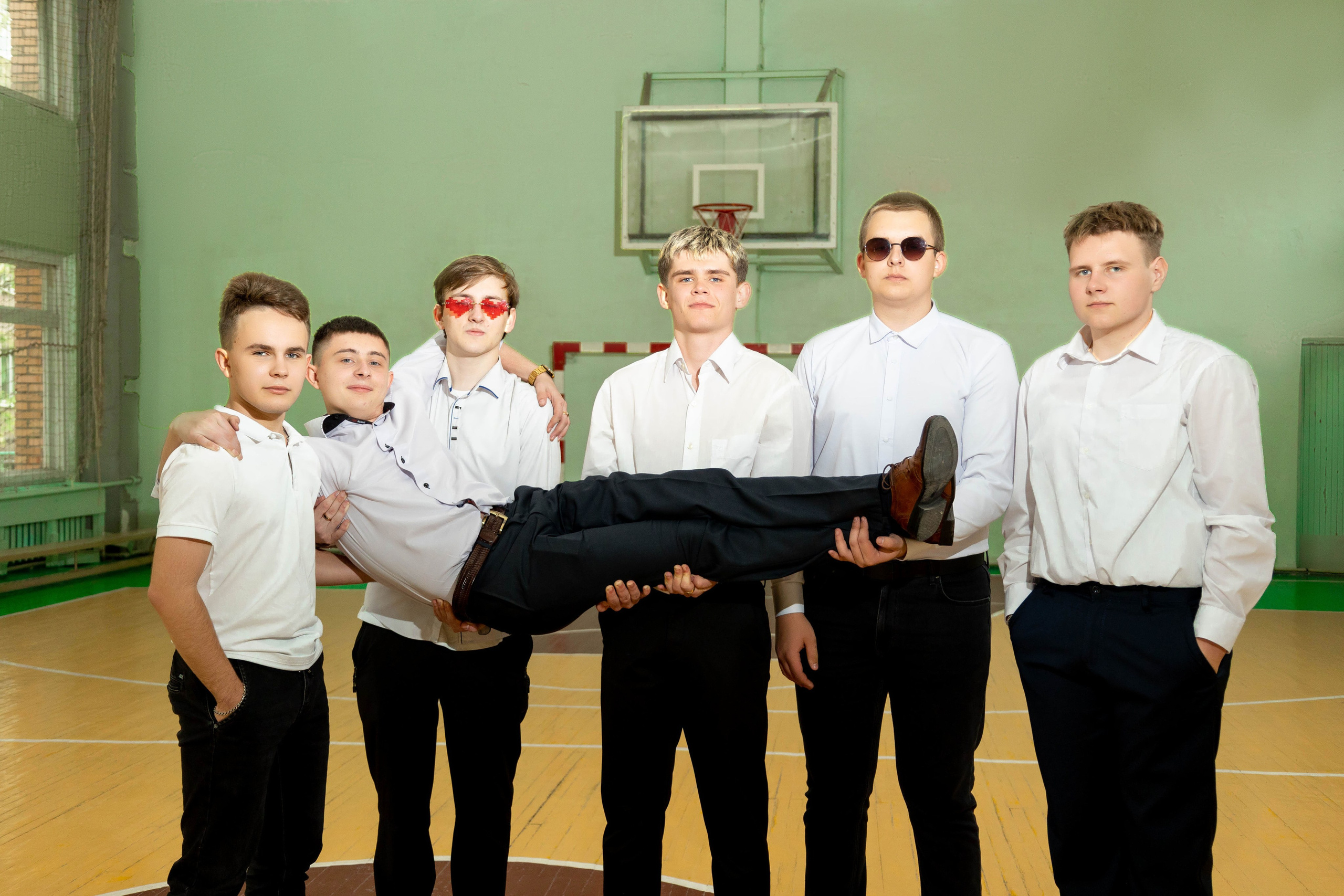 Гимназия «Интеллект». Фотограф Донецк. Горловка. ДНР. Севастополь