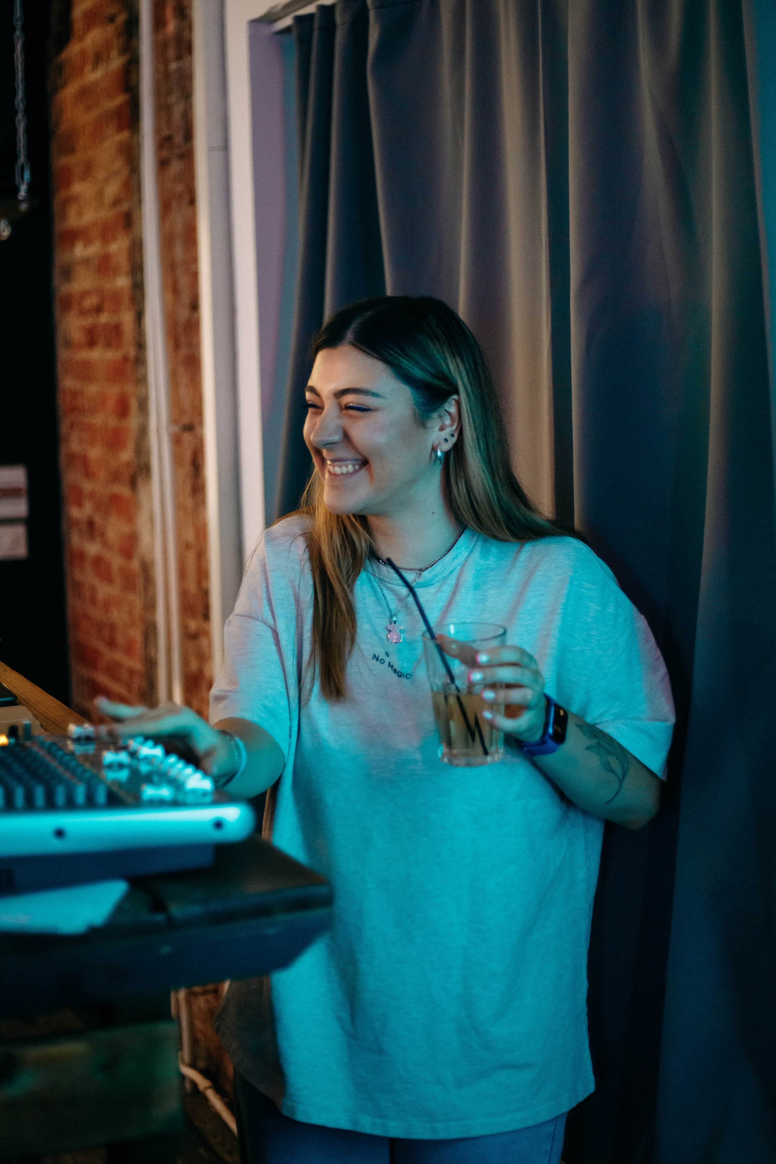 ЮНОСТЬ ВСЁ ПРОСТИТ