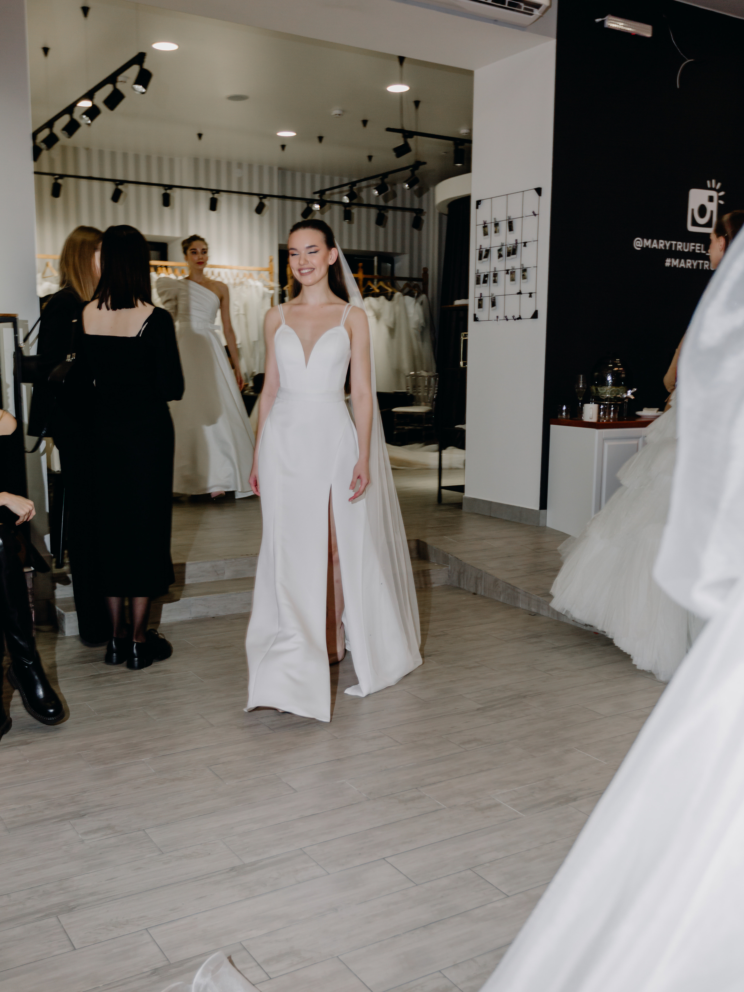 Светское мероприятие (Открытие Свадебного салона Мэри Трюфель). Свадебный и контент фотограф в Москве — Юлия Барно (Баранова)