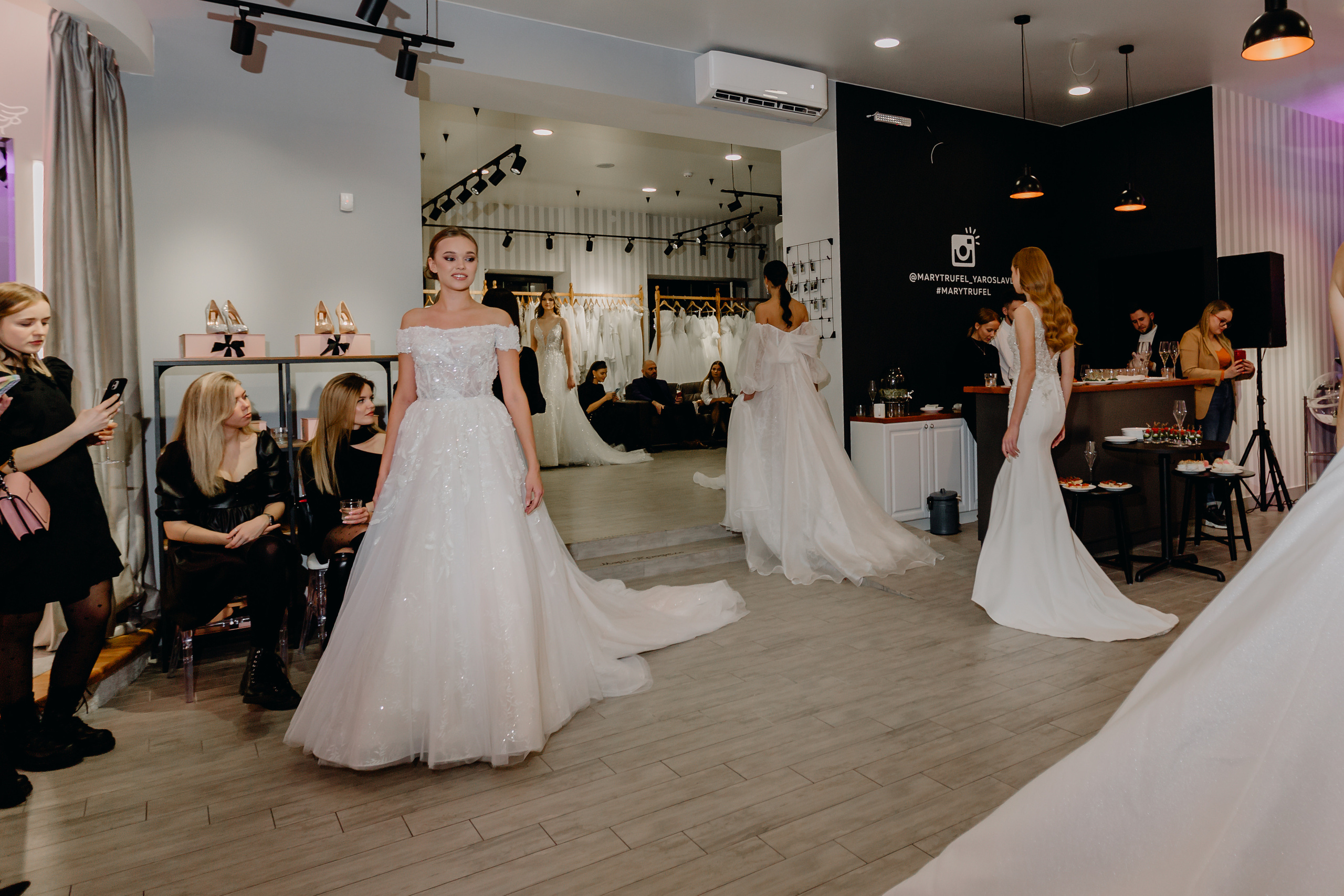 Светское мероприятие (Открытие Свадебного салона Мэри Трюфель). Свадебный и контент фотограф в Москве — Юлия Барно (Баранова)