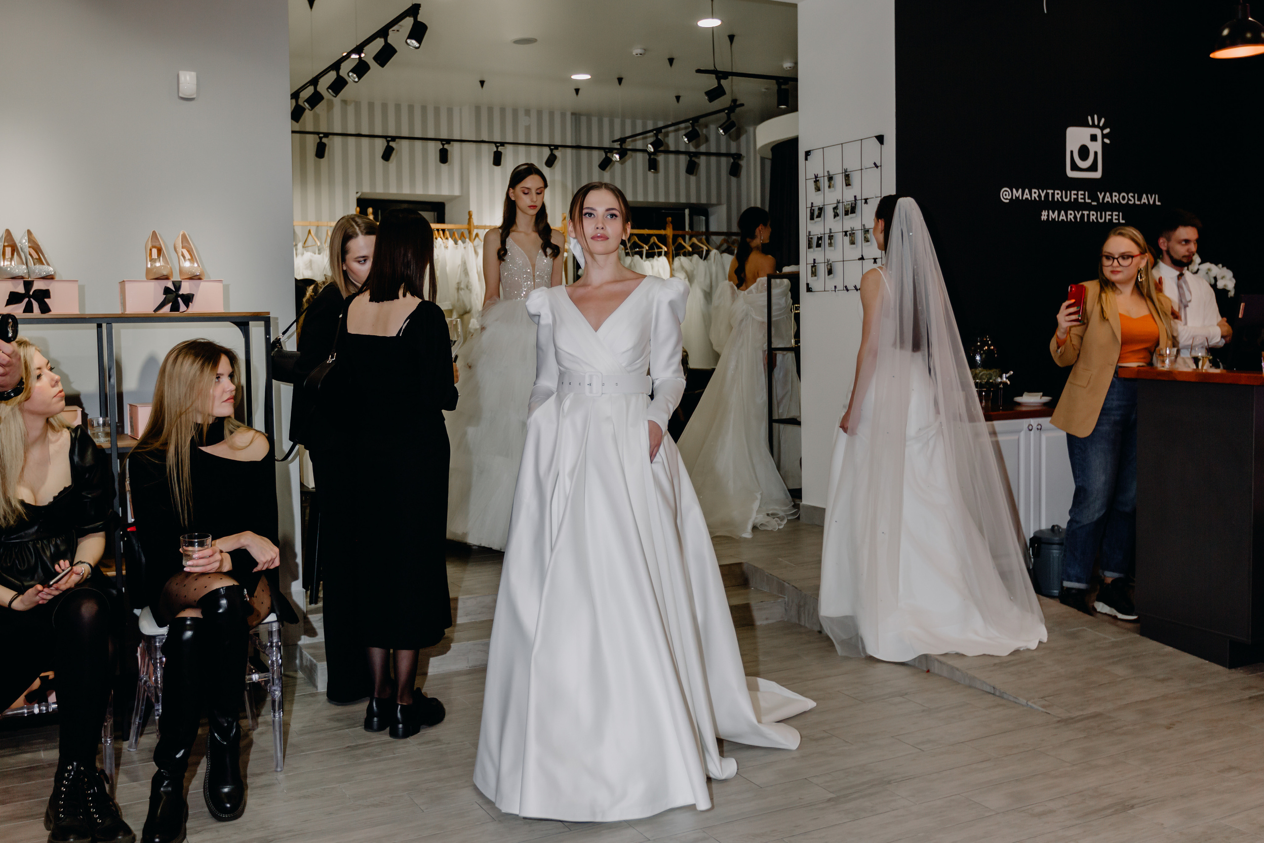 Светское мероприятие (Открытие Свадебного салона Мэри Трюфель). Свадебный и контент фотограф в Москве — Юлия Барно (Баранова)