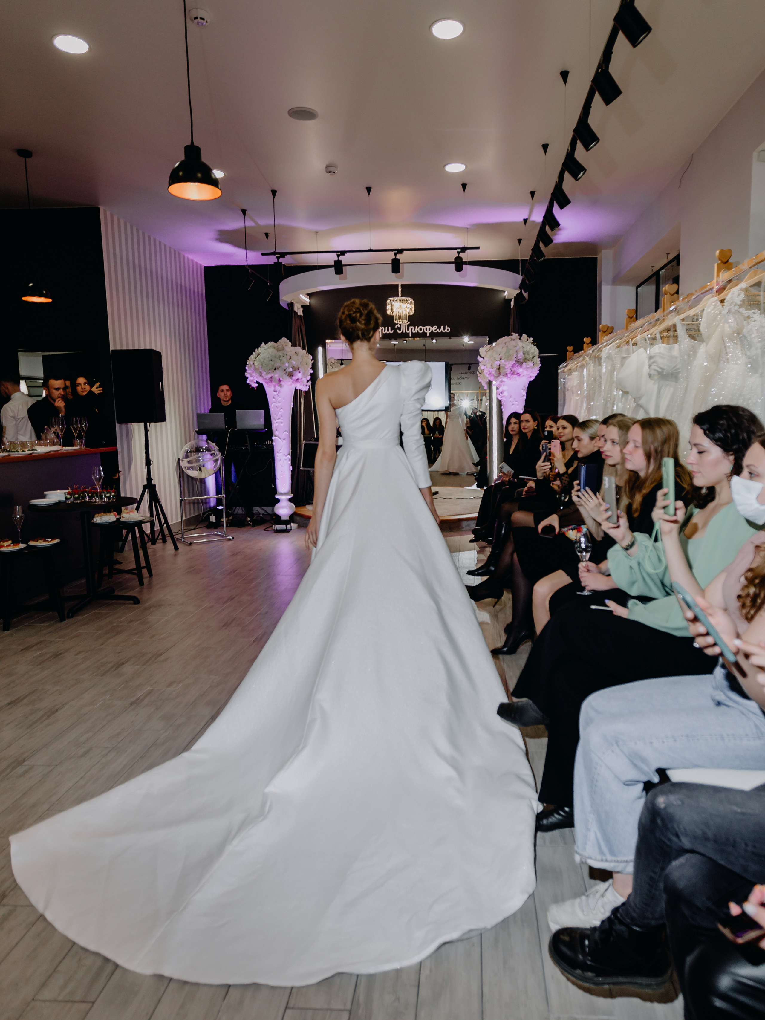 Светское мероприятие (Открытие Свадебного салона Мэри Трюфель). Свадебный и контент фотограф в Москве — Юлия Барно (Баранова)