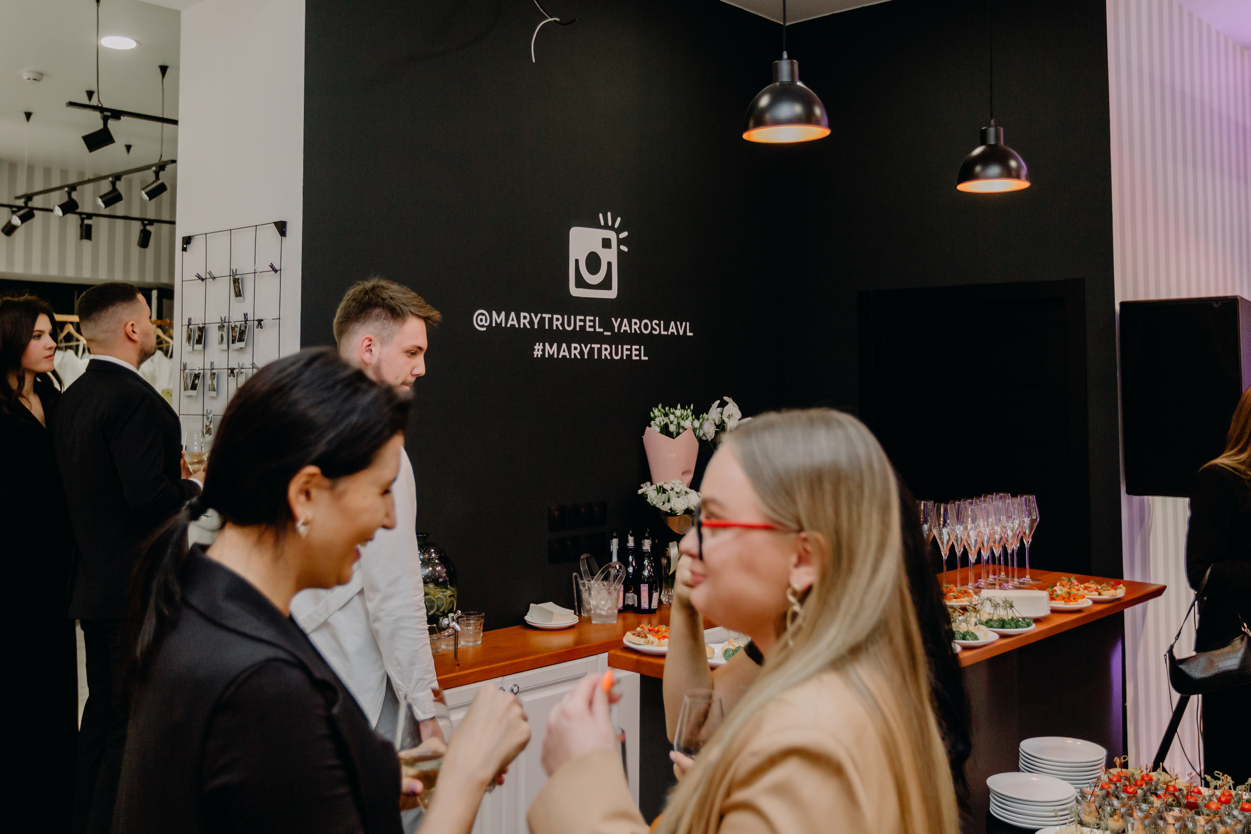 Светское мероприятие (Открытие Свадебного салона Мэри Трюфель). Свадебный и контент фотограф в Москве — Юлия Барно (Баранова)
