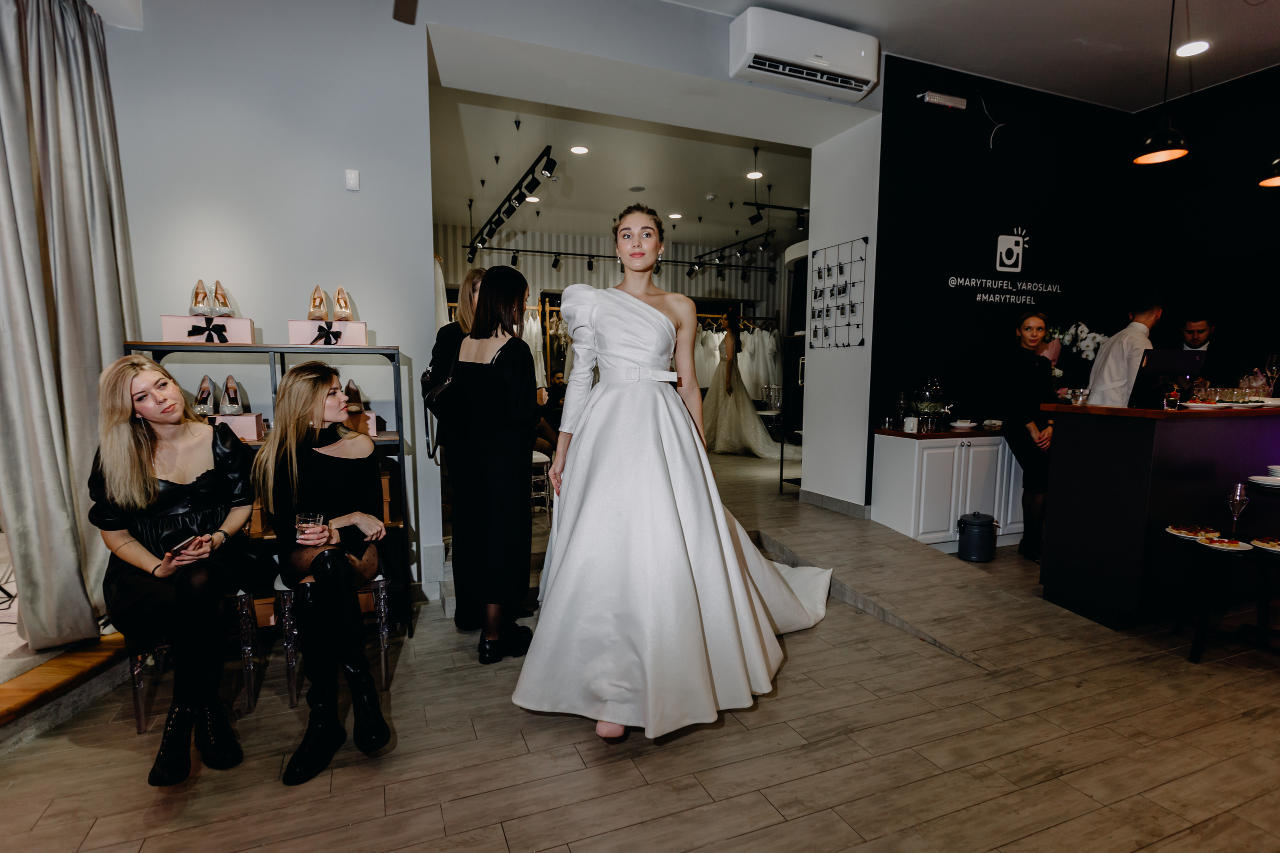 Светское мероприятие (Открытие Свадебного салона Мэри Трюфель). Свадебный и контент фотограф в Москве — Юлия Барно (Баранова)
