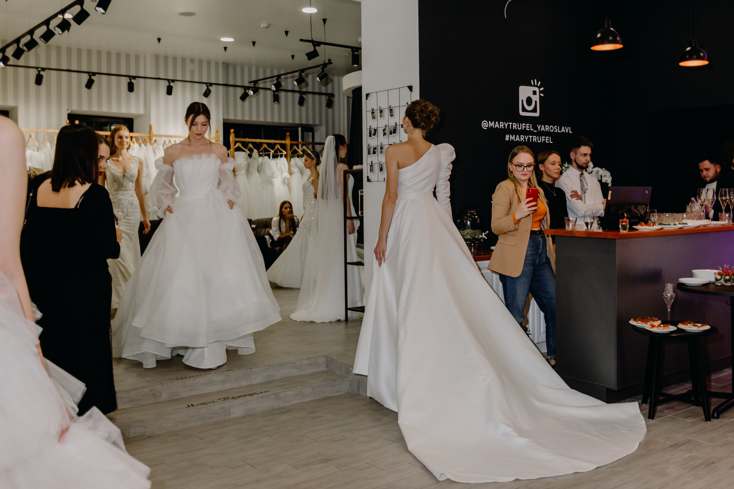 Светское мероприятие (Открытие Свадебного салона Мэри Трюфель). Свадебный и контент фотограф в Москве — Юлия Барно (Баранова)