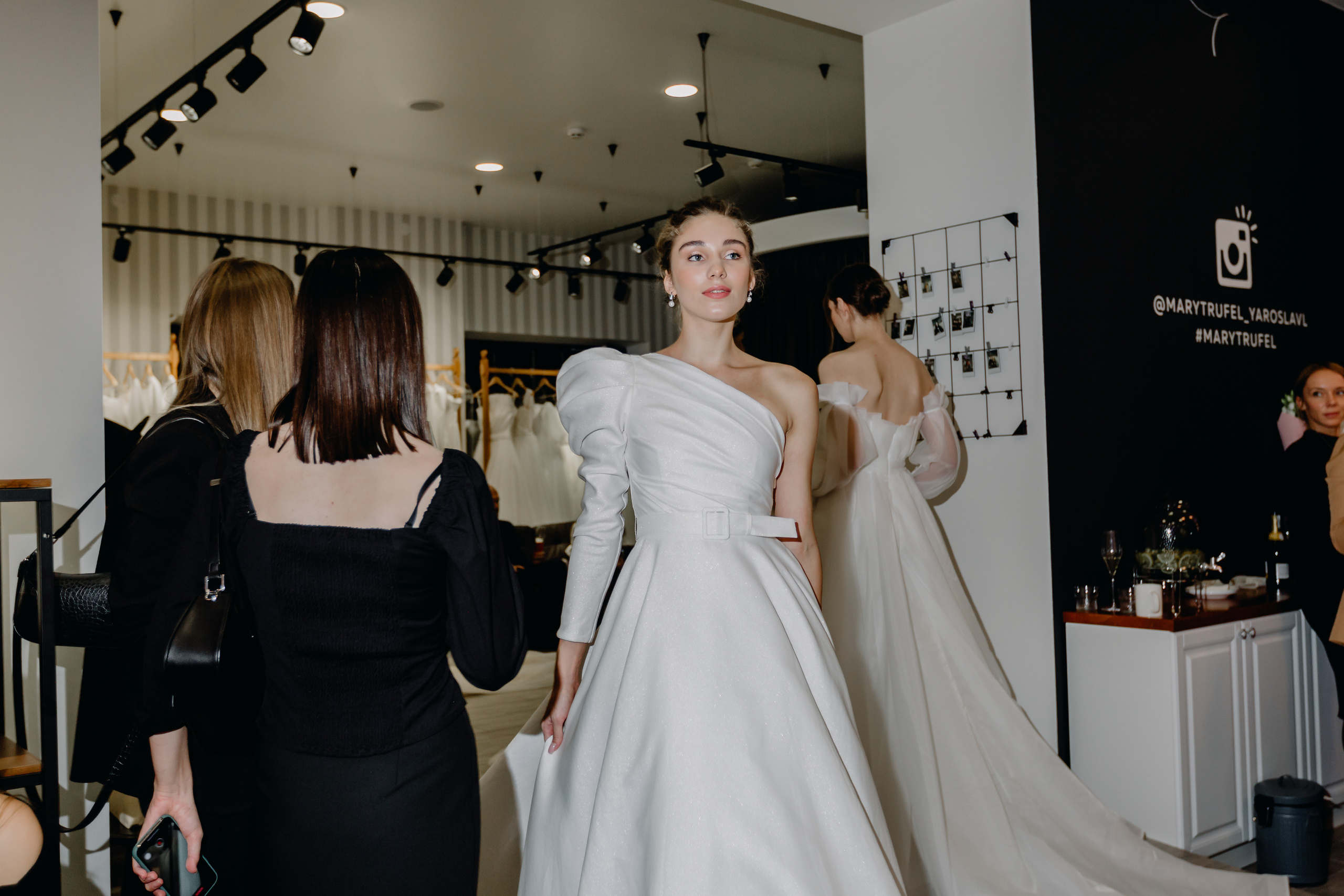 Светское мероприятие (Открытие Свадебного салона Мэри Трюфель). Свадебный и контент фотограф в Москве — Юлия Барно (Баранова)
