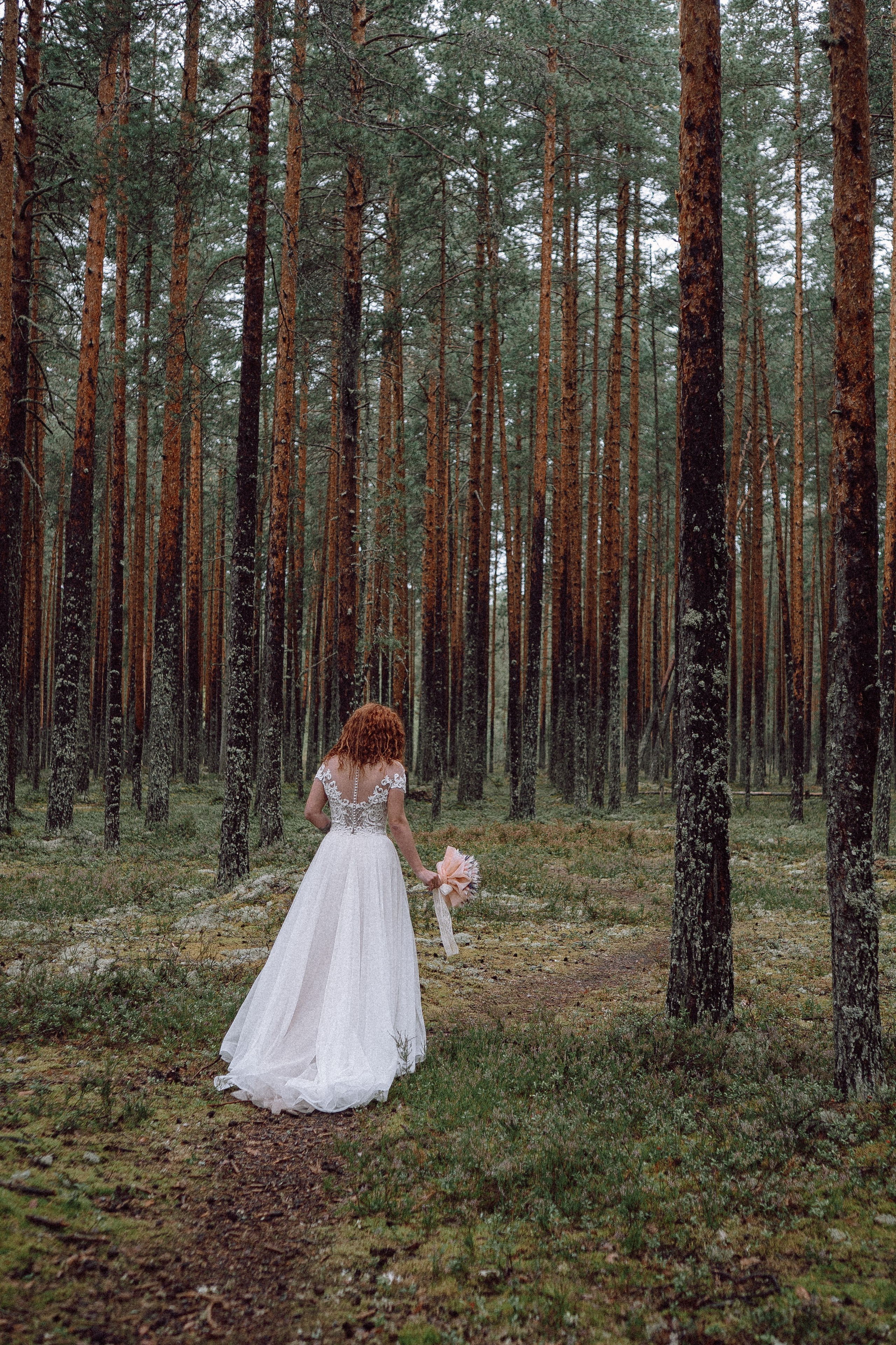СВАДЕБНАЯ ФОТОСЕССИИЯ ПАРЫ В ГОРОДЕ ПРИОЗЕРСК В СОСНОВОМ ЛЕСУ И С ПИКАПОМ. Профессиональный фотограф, Санкт-Петербург — Виктория Богомолова