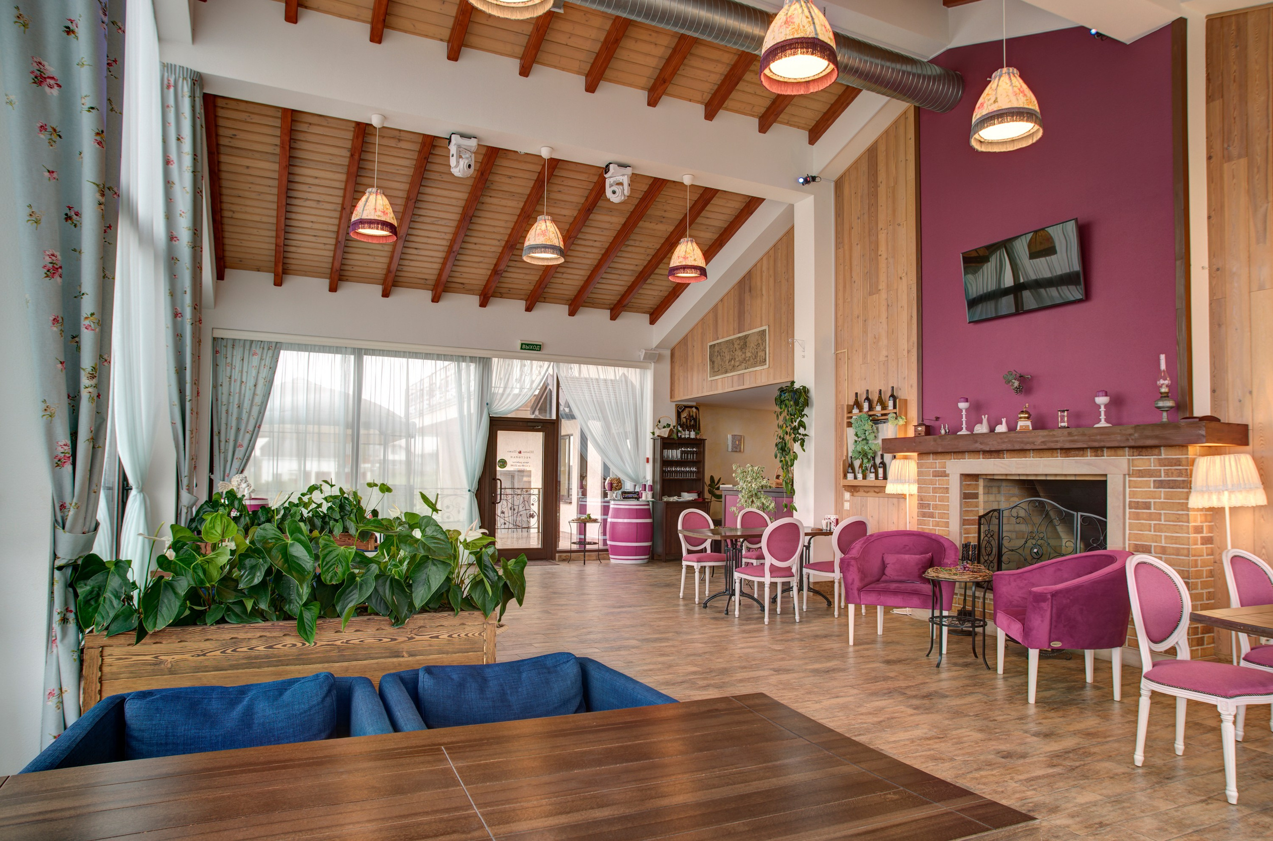 Агротуристический комплекс Chateau Pinot. Интерьерный фотограф в Сочи | Роман Сусленко