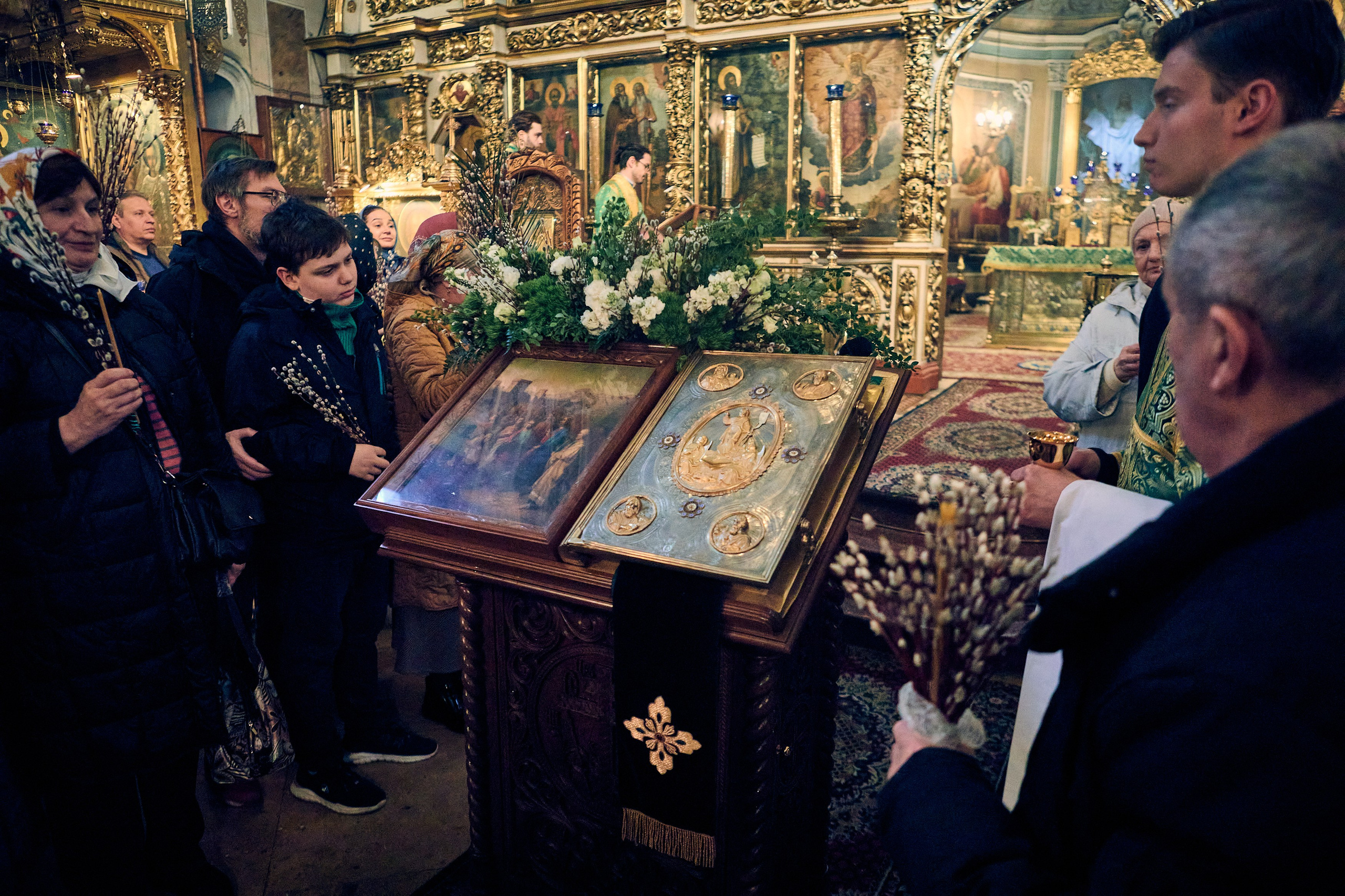 ВСЕНОЩНАЯ НА ВЕРБНОЕ ВОСКРЕСЕНИЕ. DMITRY MOISEENKO — фотограф, художник, топ-стилист