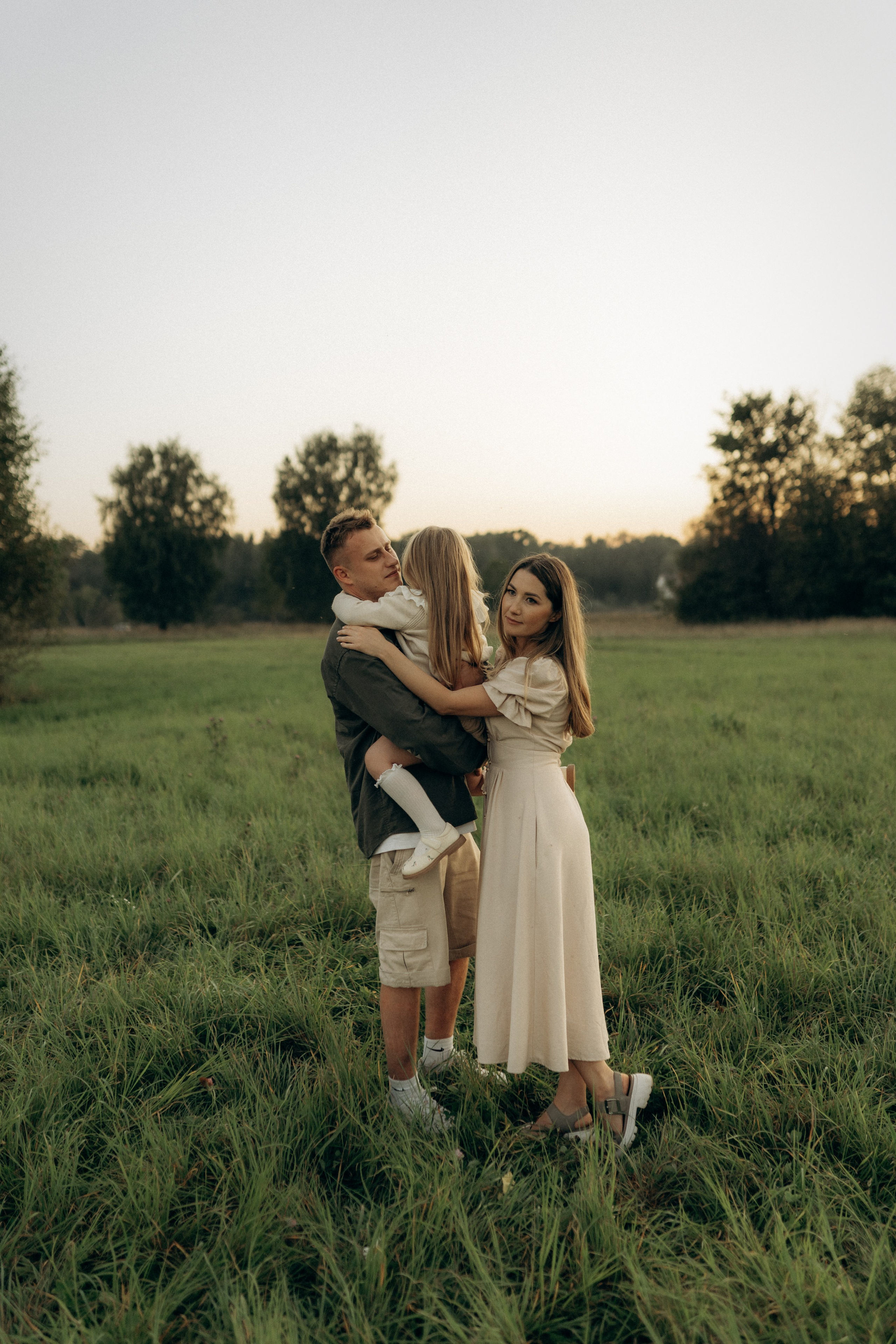 Летний вечер в поле. Семейный lifestyle фотограф в Москве Рената Рафикова