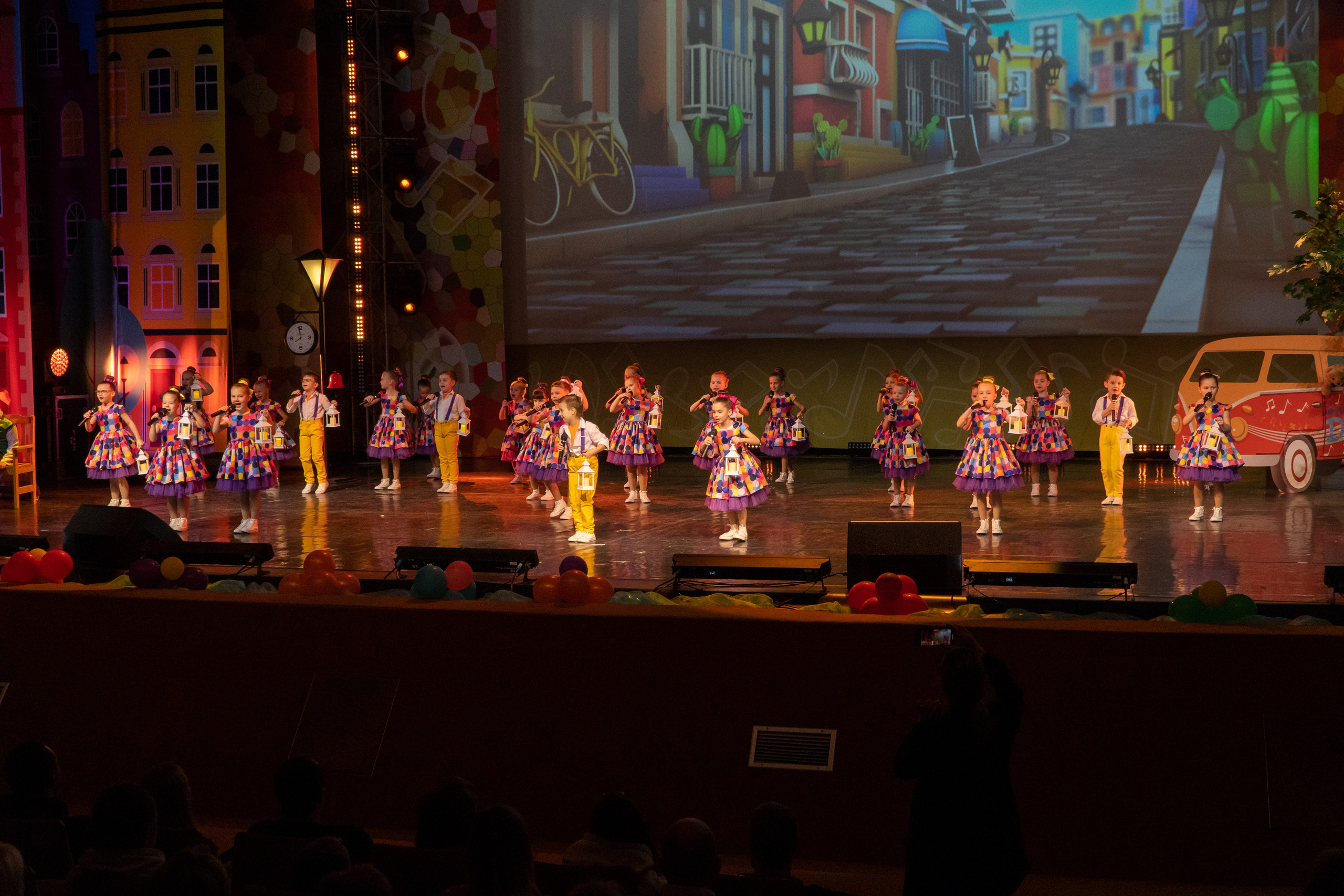 Съёмка концерта для Домисольки, большой концертный зал Космос. «Студия DRONAVT`s» — видеосъёмка и фотография г. Москва