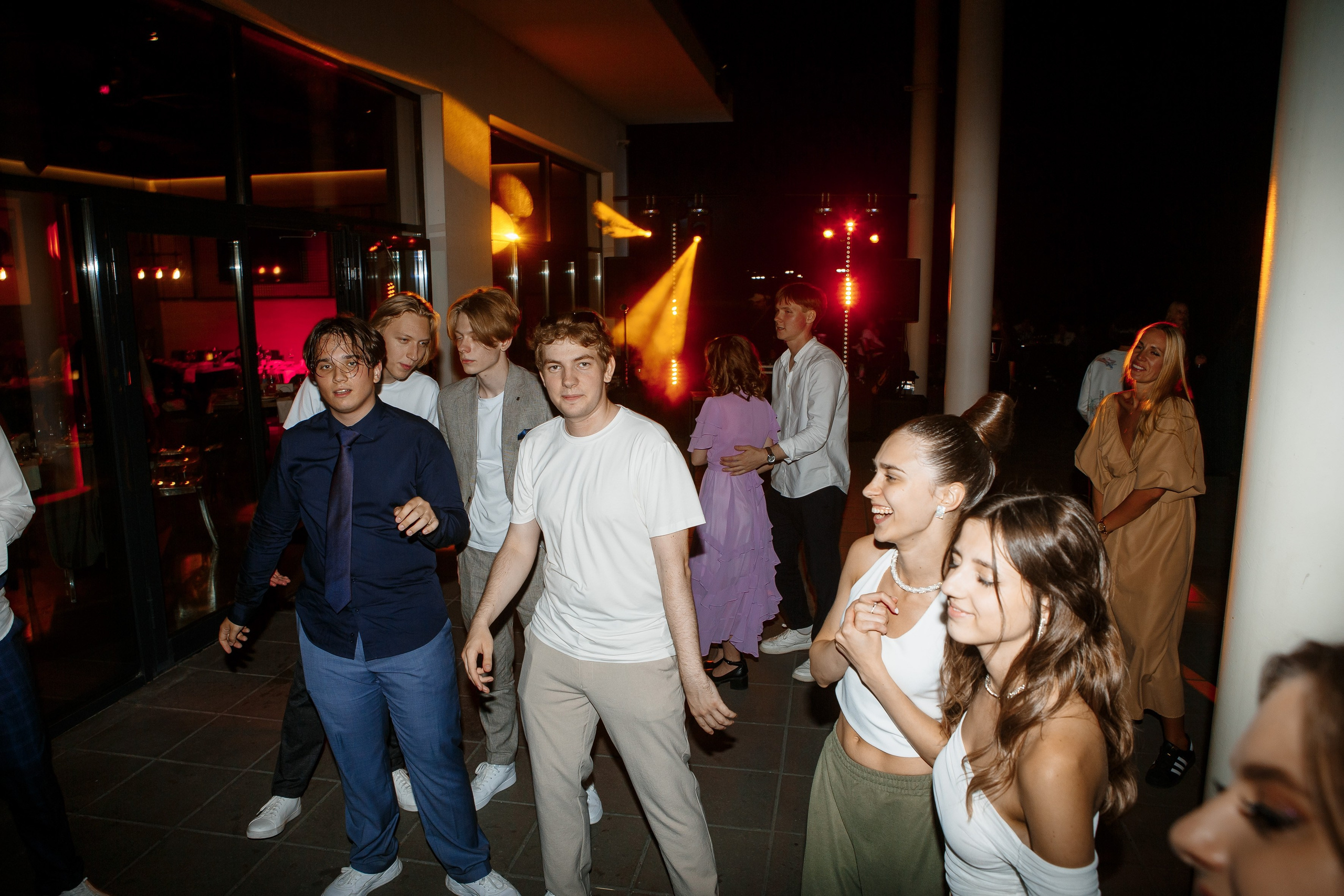 Выпускной Гимназия 12 2024 OpenHouse. Свадебный и портретный Фотограф в Липецке Дмитрий Котюков