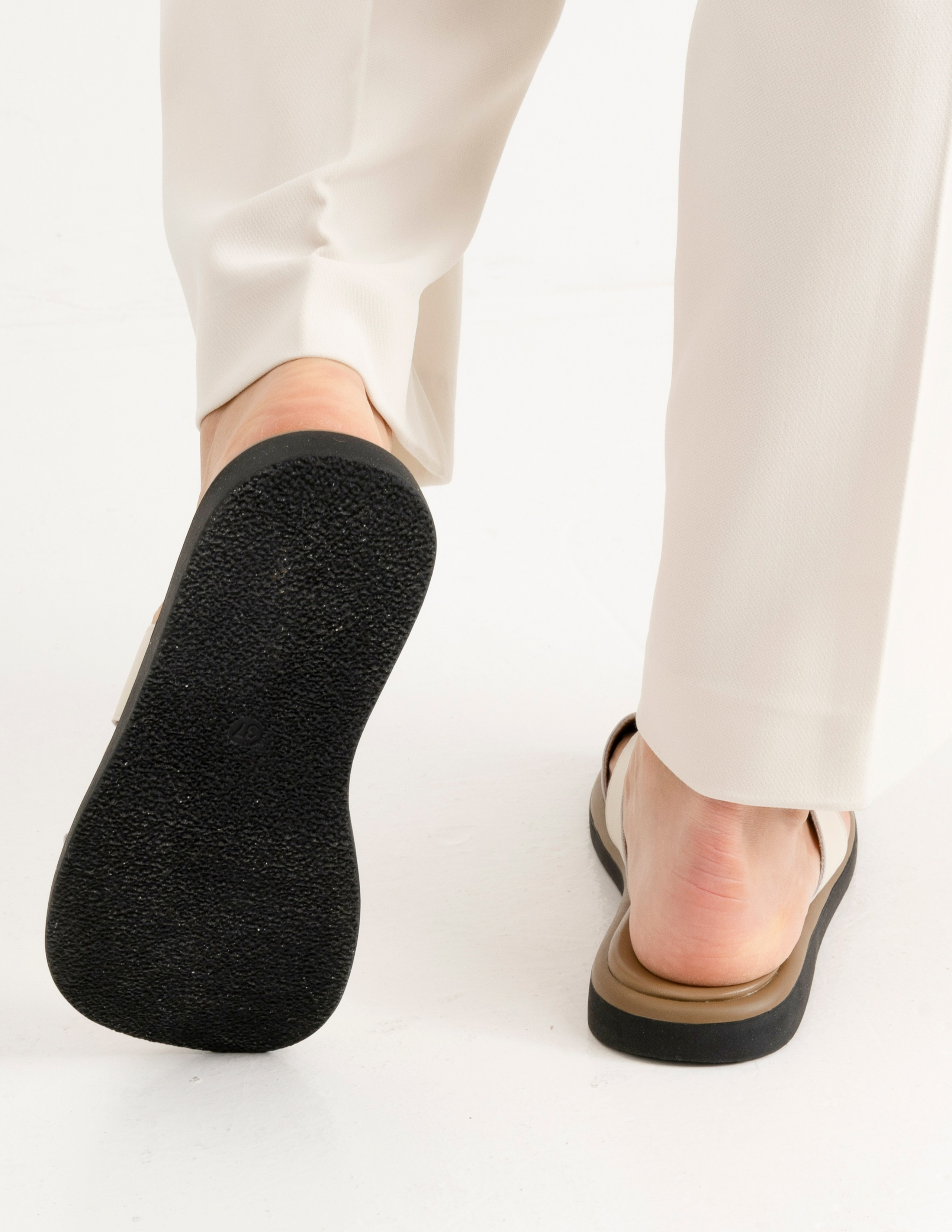 Каталожная съёмка для интернет магазинов. Автопортретная фотостудия в Казани