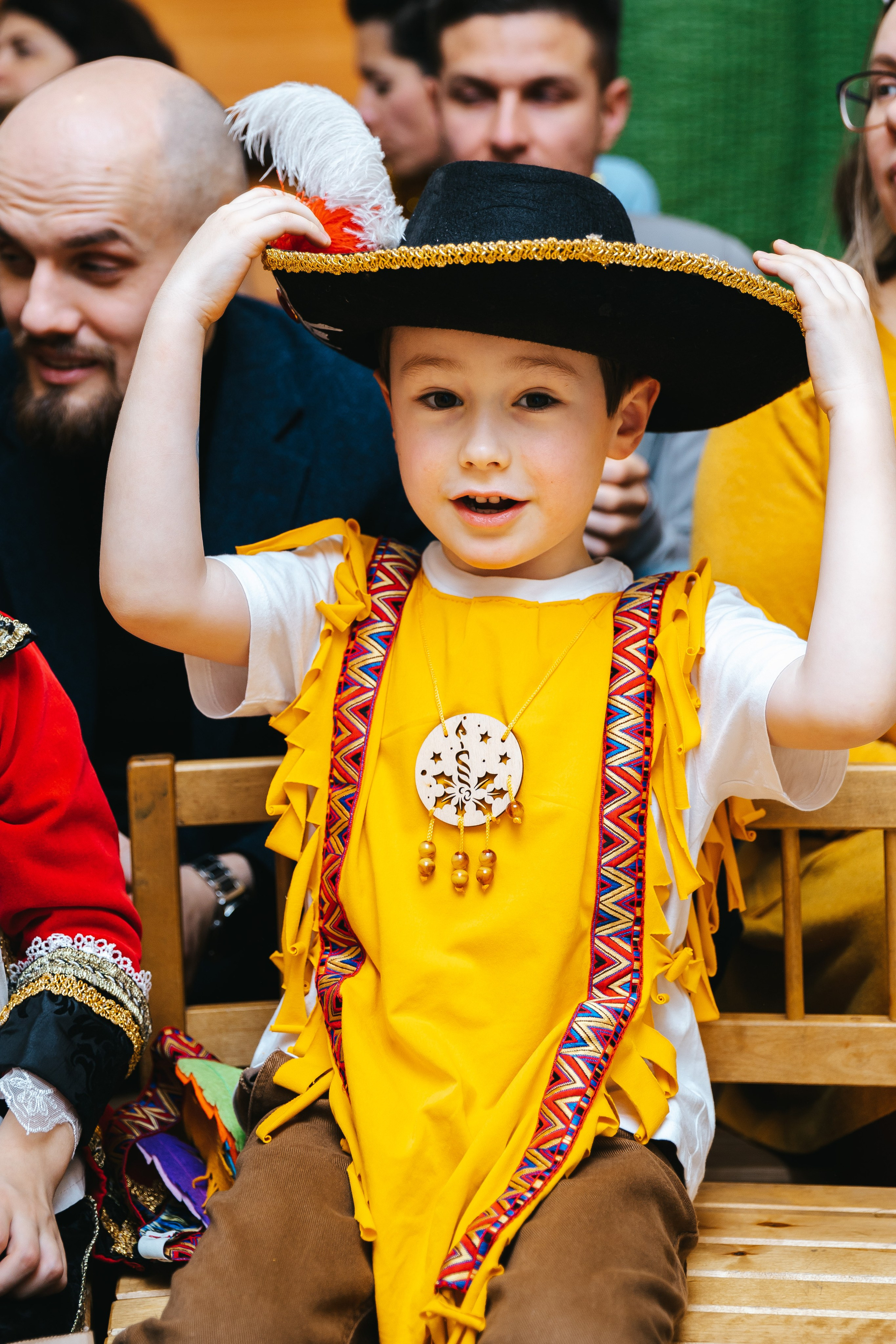 Новогодний утренник в Монтессори-садике. Семейный lifestyle фотограф в Санкт-Петербурге Людмила Пахомова