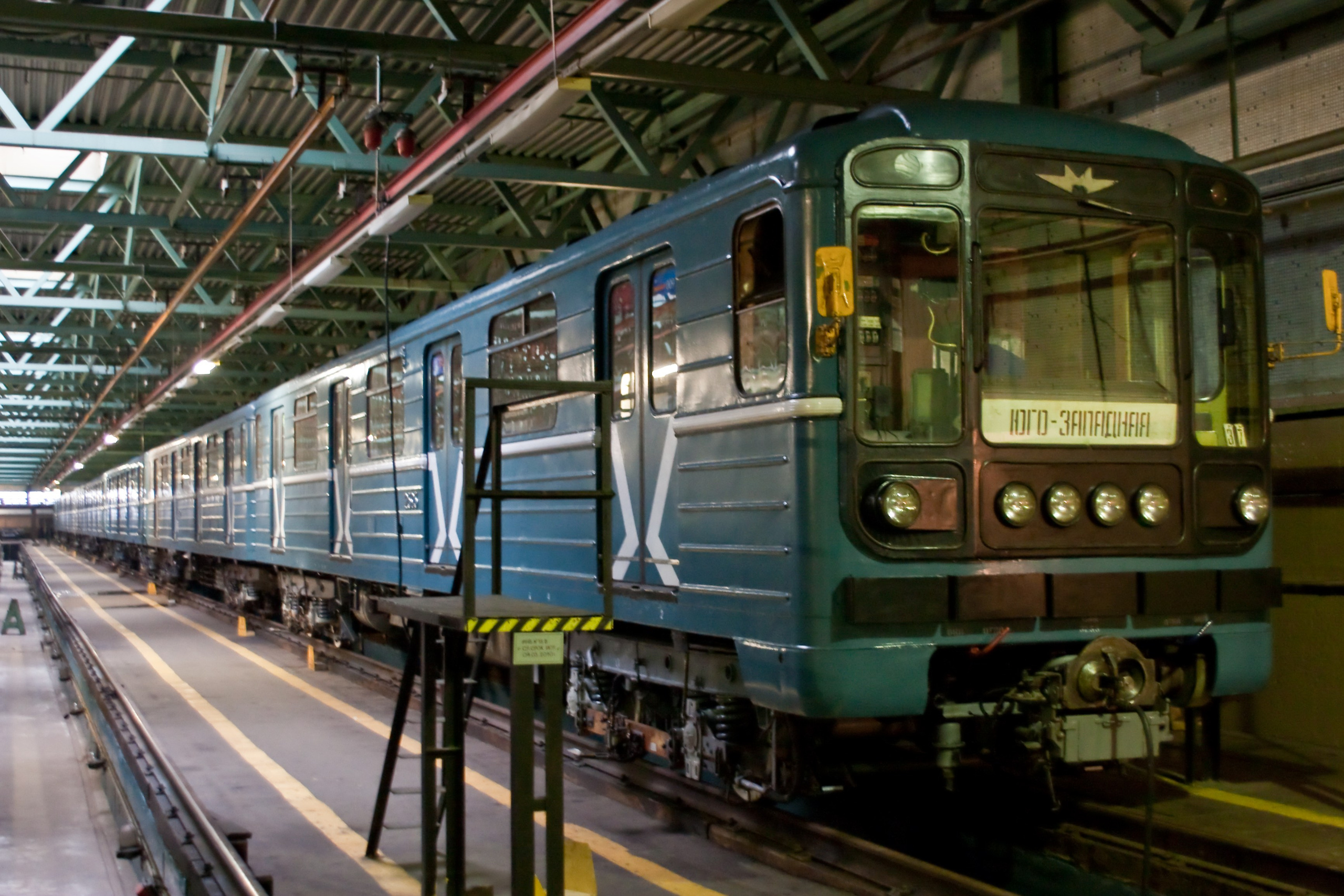 Место где чинят поезда. Электродепо «Черкизово», образца 2010 года. Илья Михачёв Фотограф ПРО людей