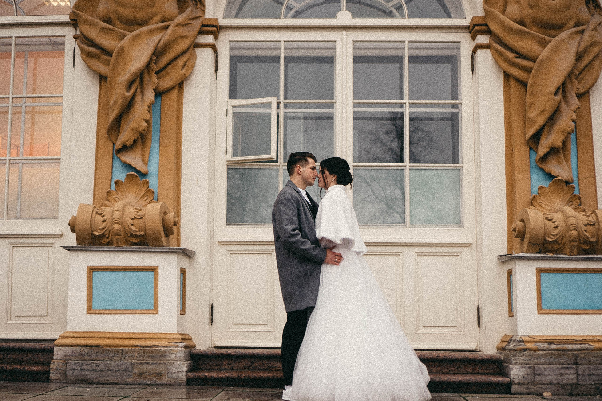 СВАДЕБНАЯ СЬЕМКА ПАРЫ В ГОРОДЕ ПУШКИН В ПАРКЕ ЕКАТЕРИНЕНСКОМ В НОЯБРЕ. Профессиональный фотограф, Санкт-Петербург — Виктория Богомолова