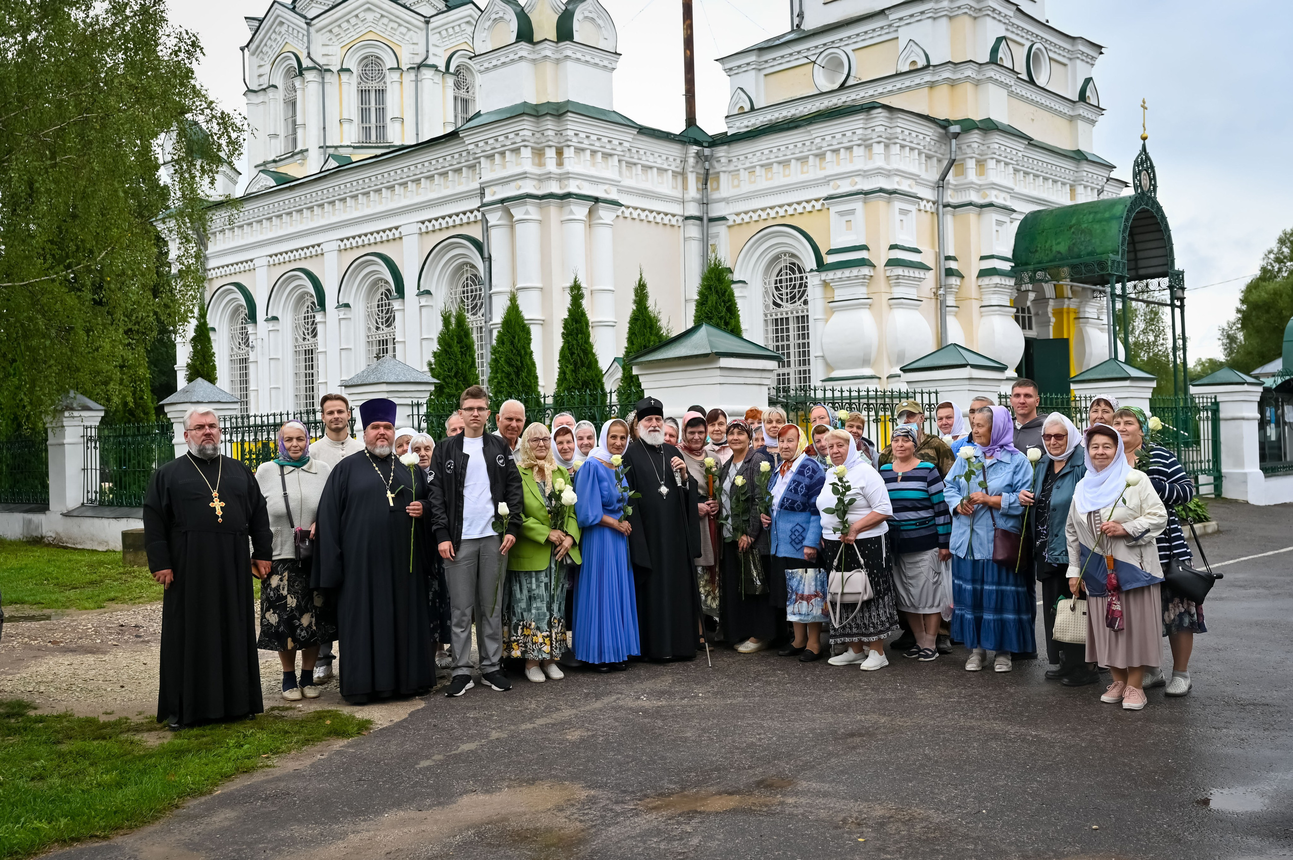 Митрополит Крутицкий Коломенский Павел в Георгиевском храме с. Ванилово. Семейный фотограф в г. Воскресенск Наталия Молева