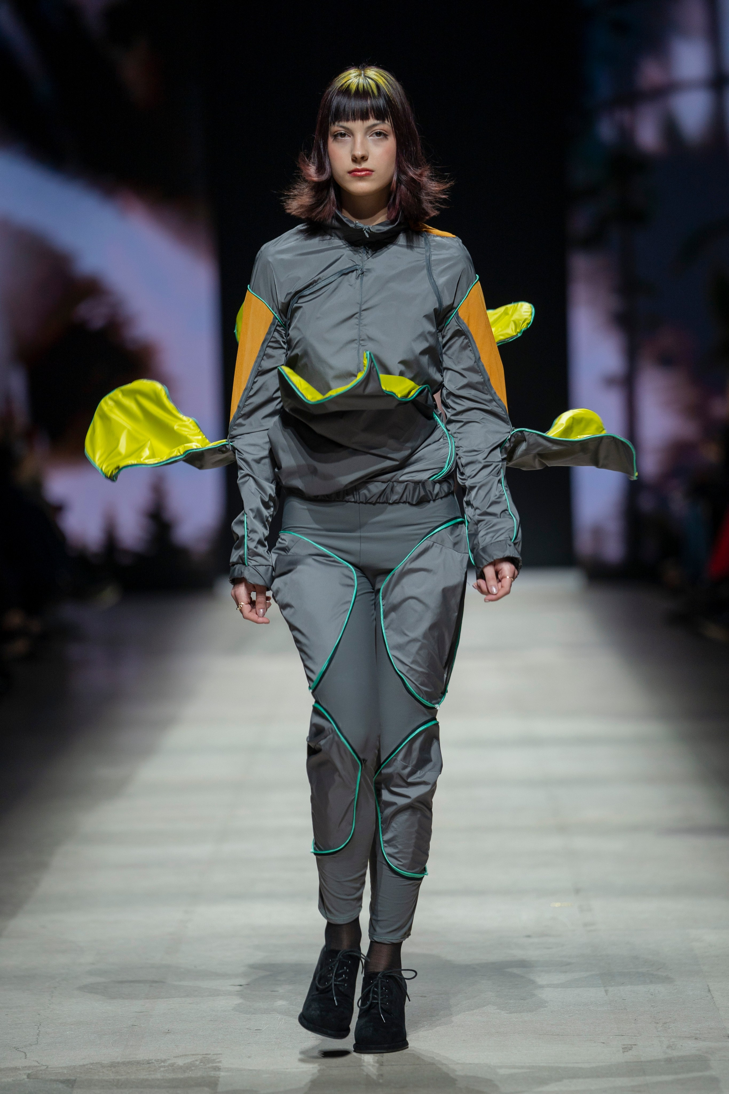 Показ Школы дизайна НИУ ВШЭ на Московской неделе моды. Фотограф в Москве Савкина Евгения