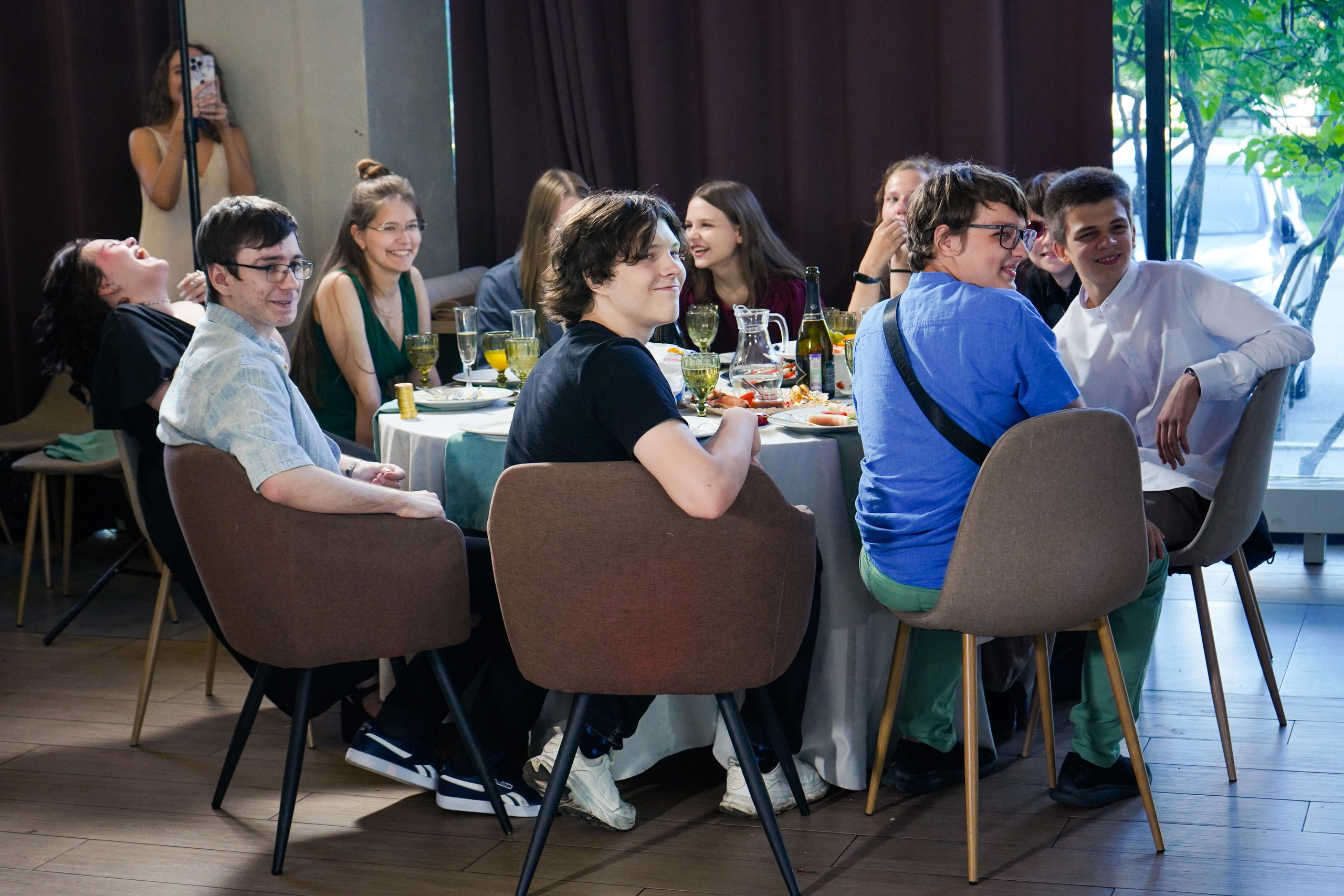 Выпускной вечер, гимназия № 40, 9 класс. Семейный и портретный фотограф в Екатеринбурге Анна Лобанова