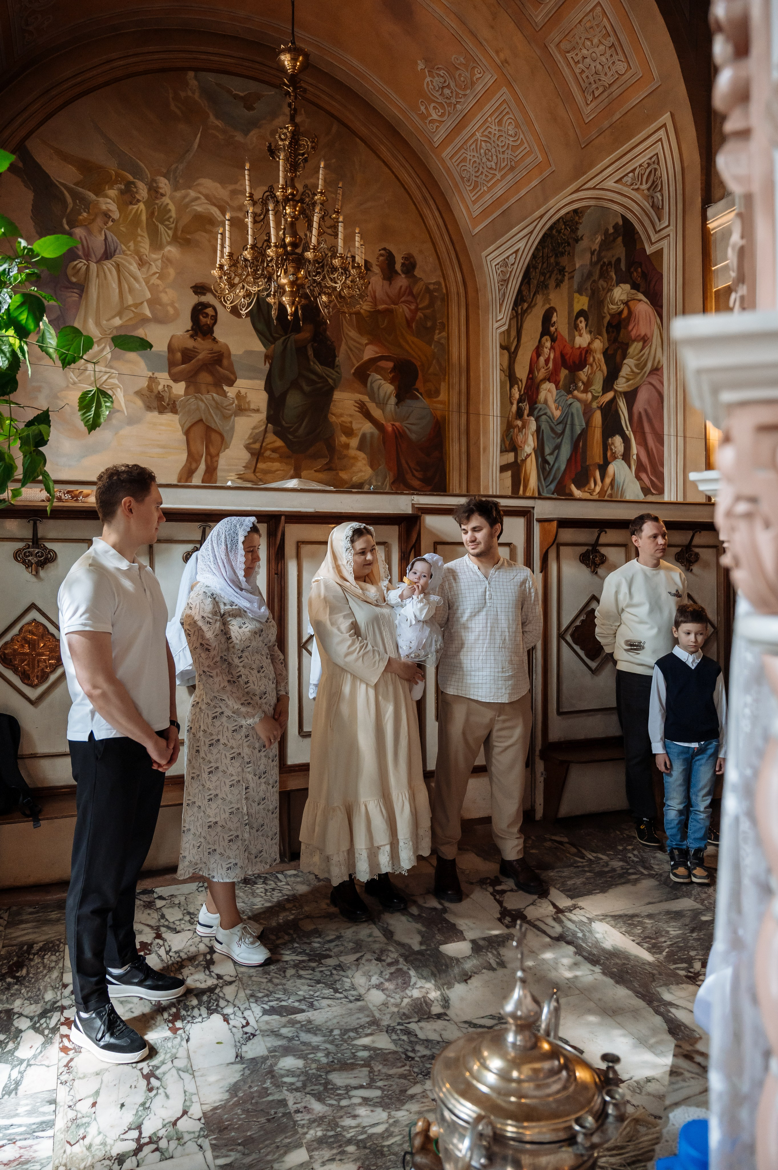 Фотосъёмка крещения. Анастасия Петрович фотограф, фотокорреспондент в Москве и Санкт-Петербурге. Фотосъёмка репортажа, мероприятия, корпоративная съёмка, контент