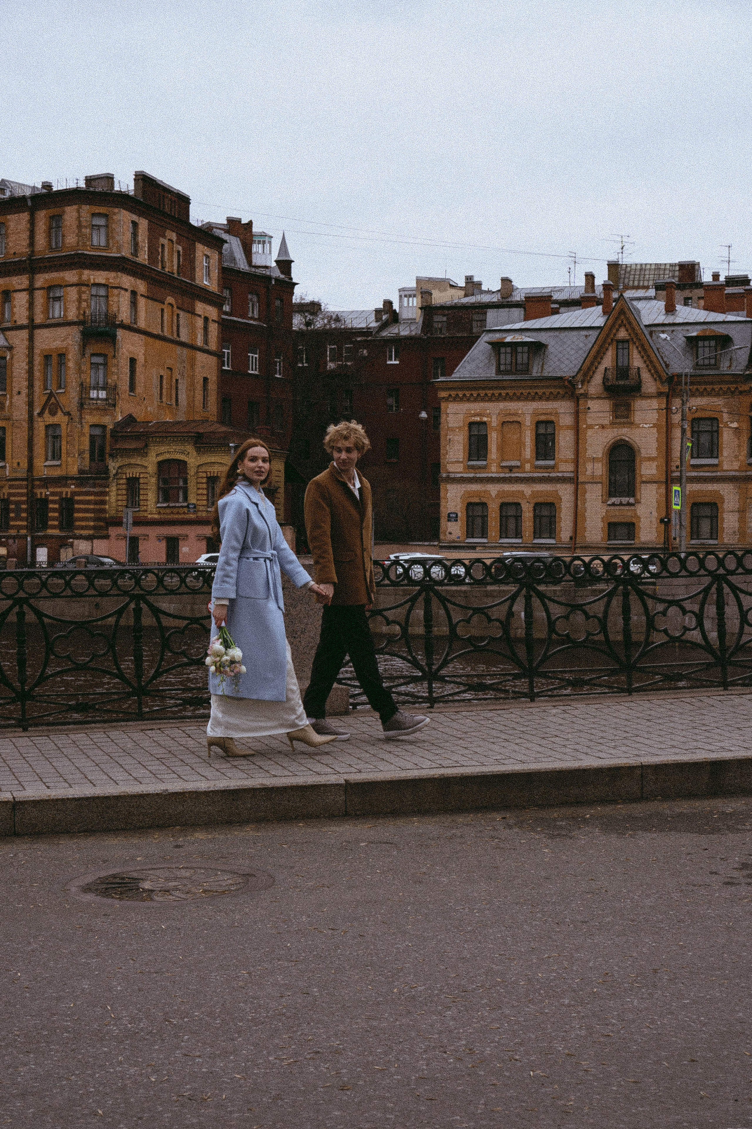 СВАДЕБНАЯ СЬЕМКА В ОТЕЛЕ. СБОРЫ ЖЕНИХА И НЕВЕСТЫ И ТАКЖЕ ТОР И ПОДГОТОВКА К ПРОГУЛКЕ И ПРОГУЛКА ПО ПЕТРОГРАДКЕ. Профессиональный фотограф, Санкт-Петербург — Виктория Богомолова