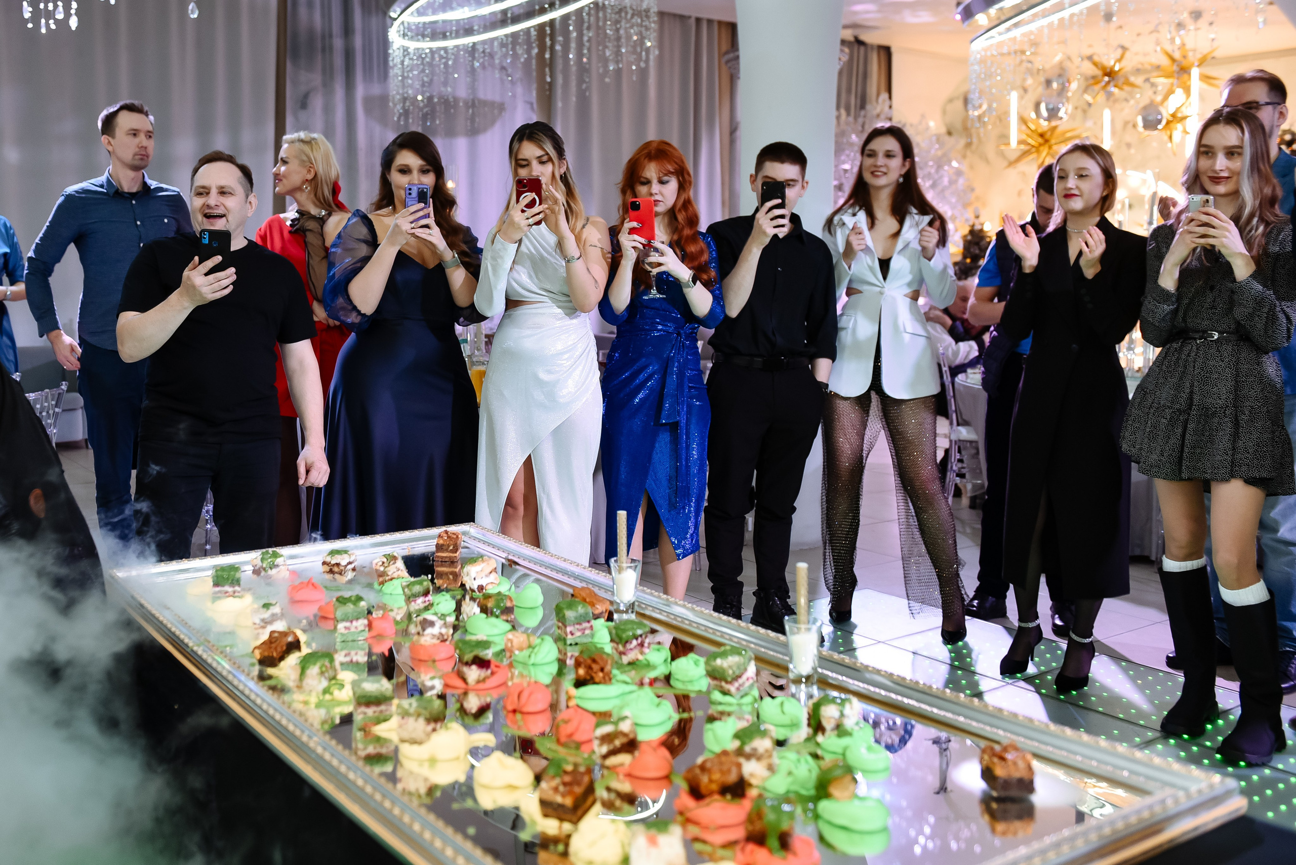 Новогодний корпоратив в ресторане Nebesa. Анастасия Петрович фотограф, фотокорреспондент в Москве и Санкт-Петербурге. Фотосъёмка репортажа, мероприятия, корпоративная съёмка, контент